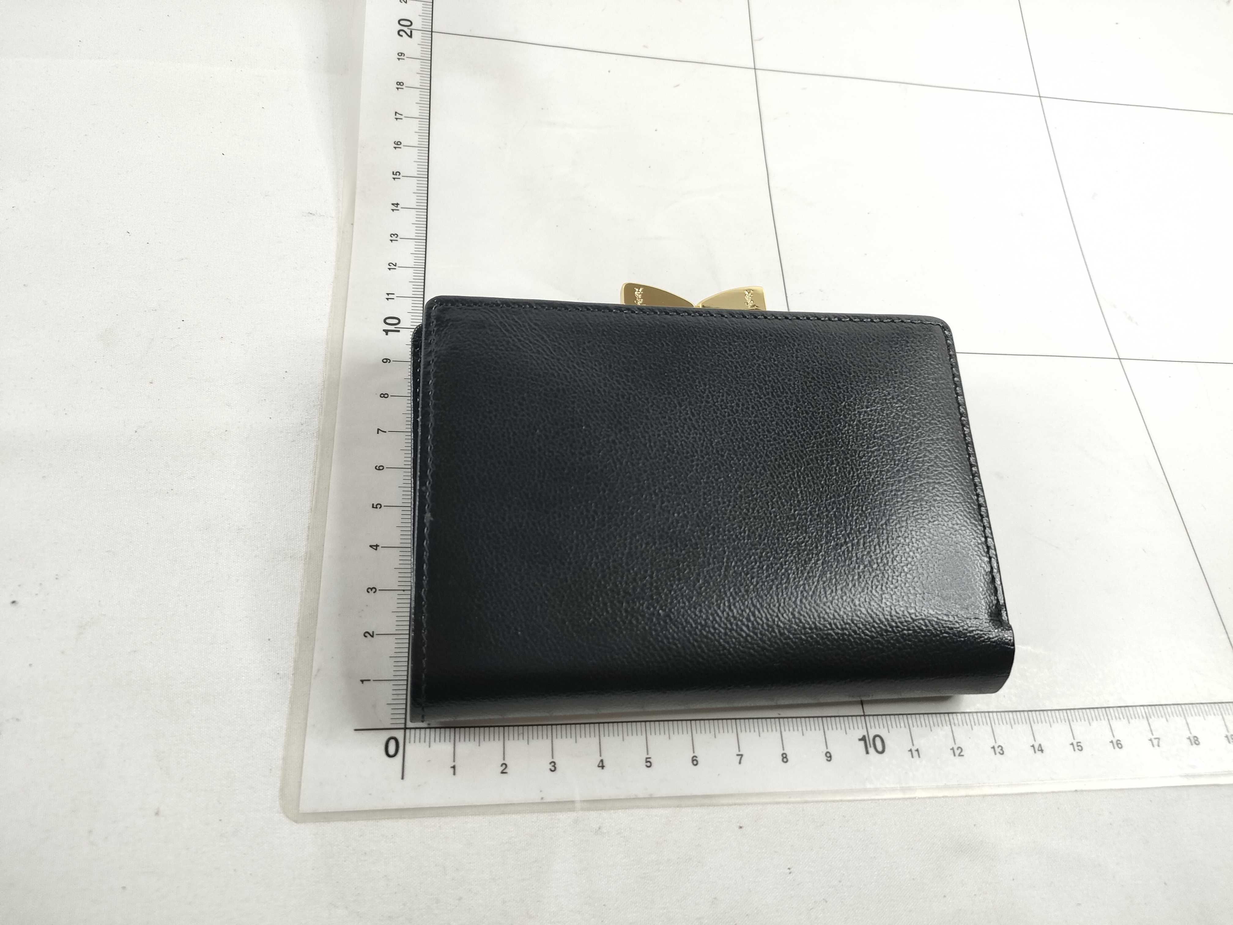 wallet — view 2