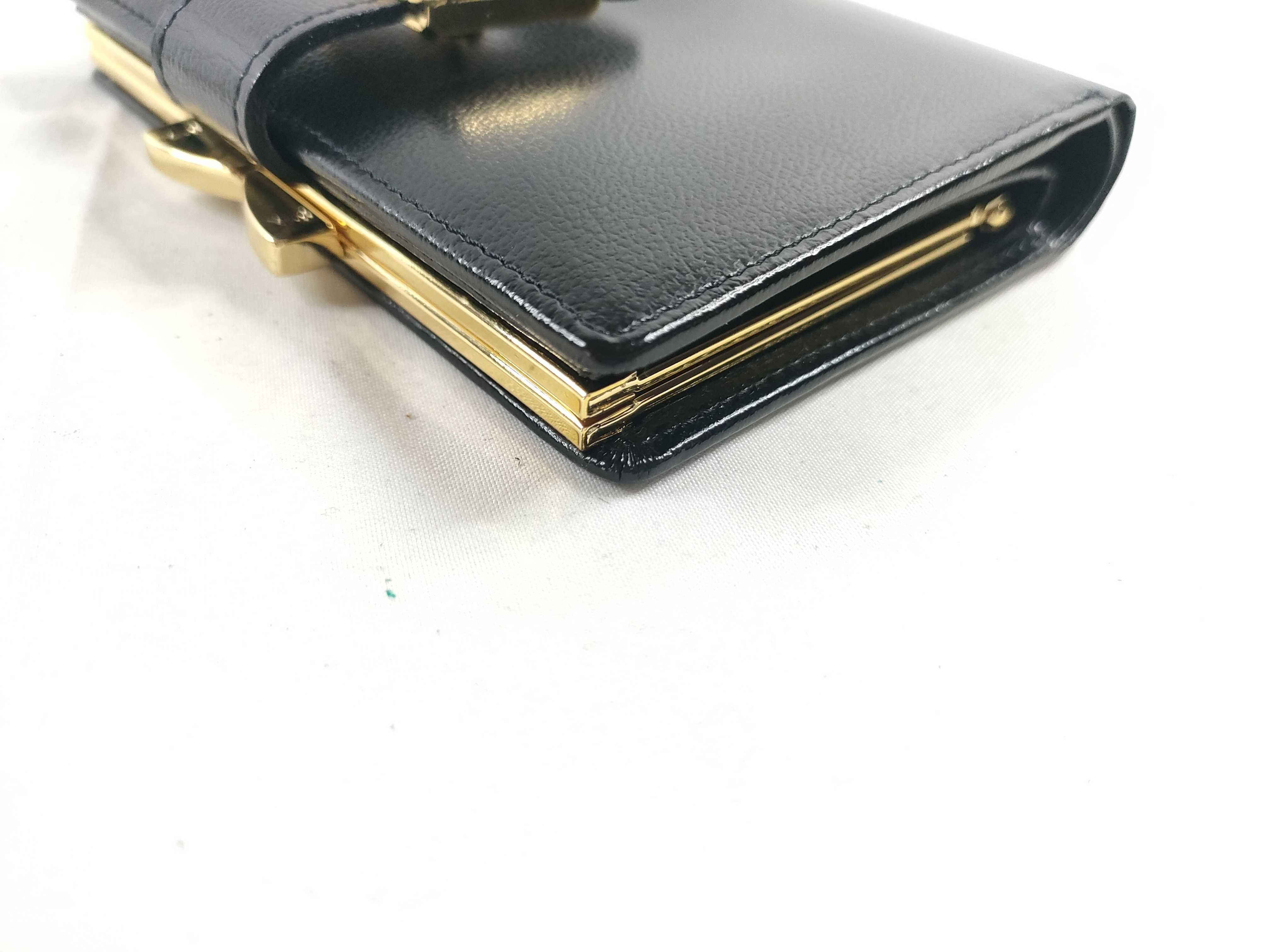 wallet — view 4