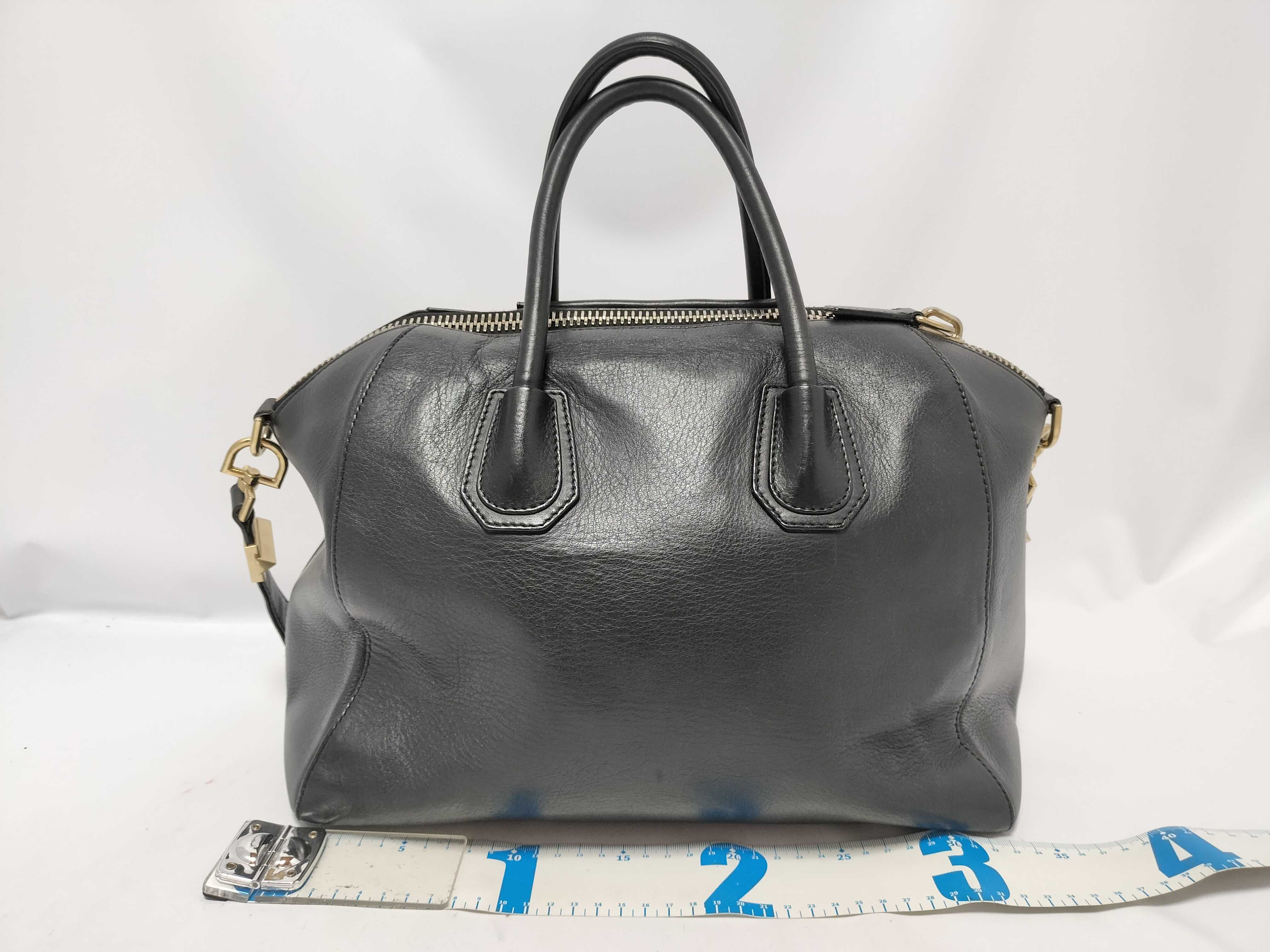 Antigona Small 2-Way Bag Black BB05113012 Handbag — view 2