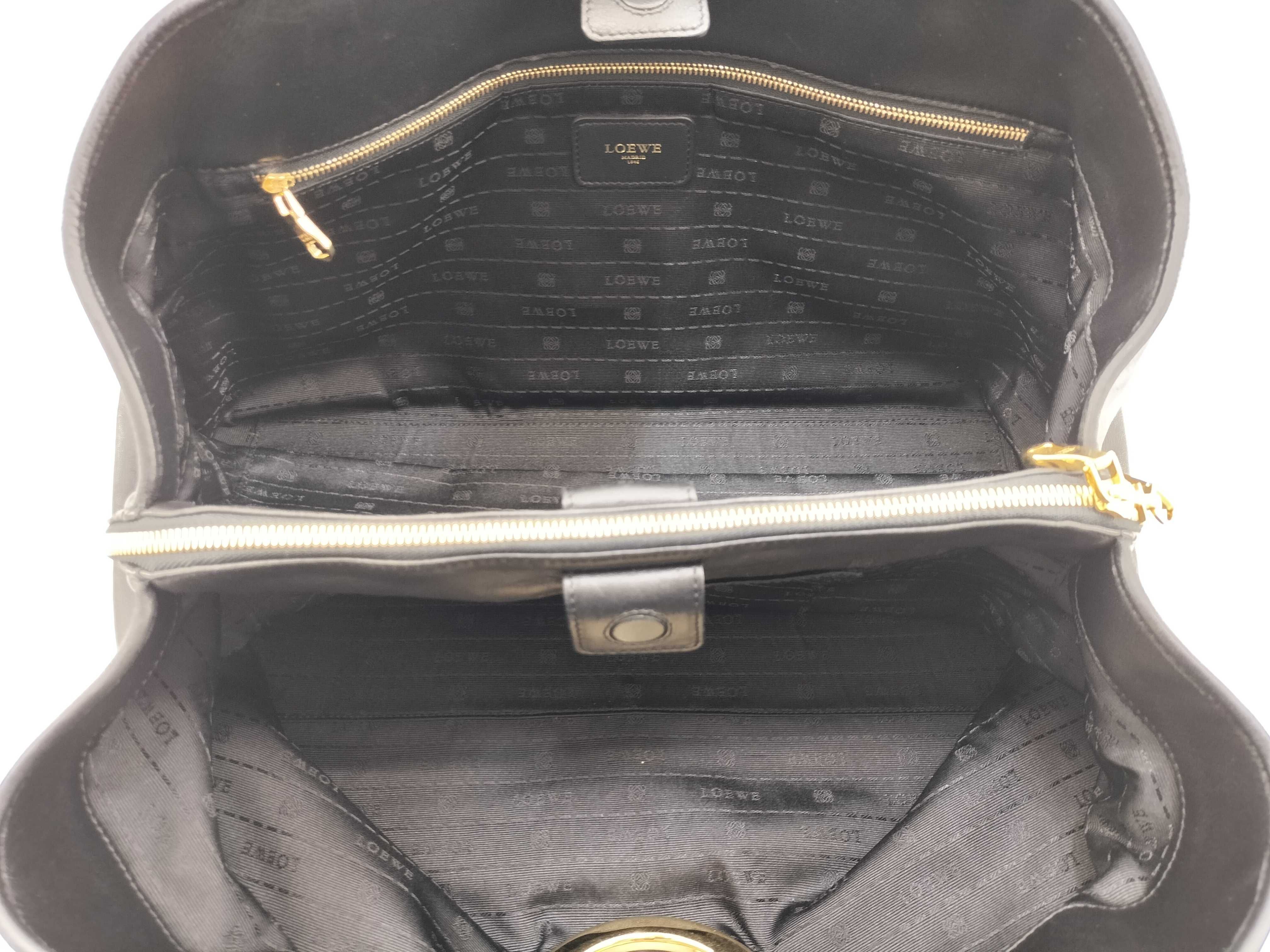 Anagram Maiato Tote Bag Black Leather Gold Logo Hardware Tote Bag — view 9