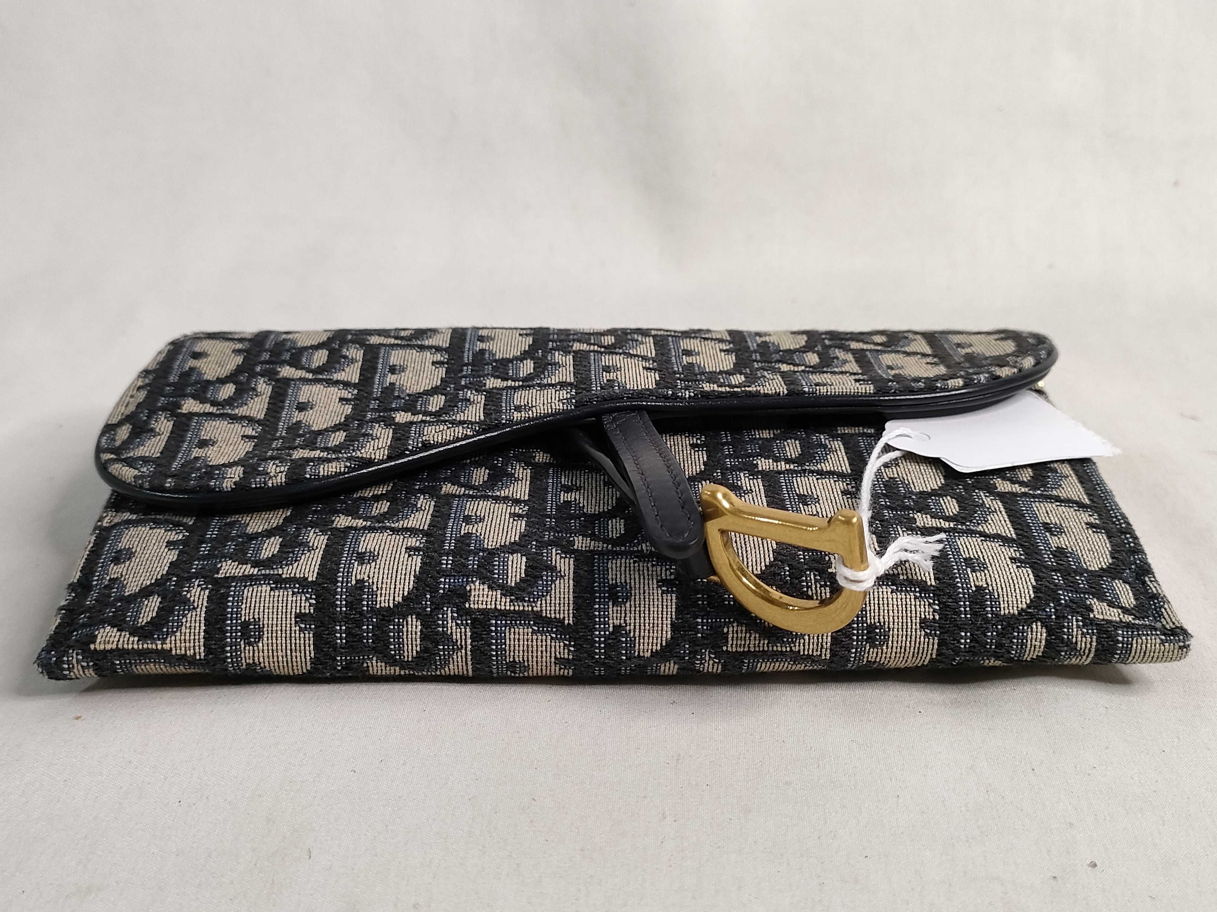 Trotter DU-Christian Oblique Saddle Canvas Chain Wallet Navy Shoulder Bag — view 7