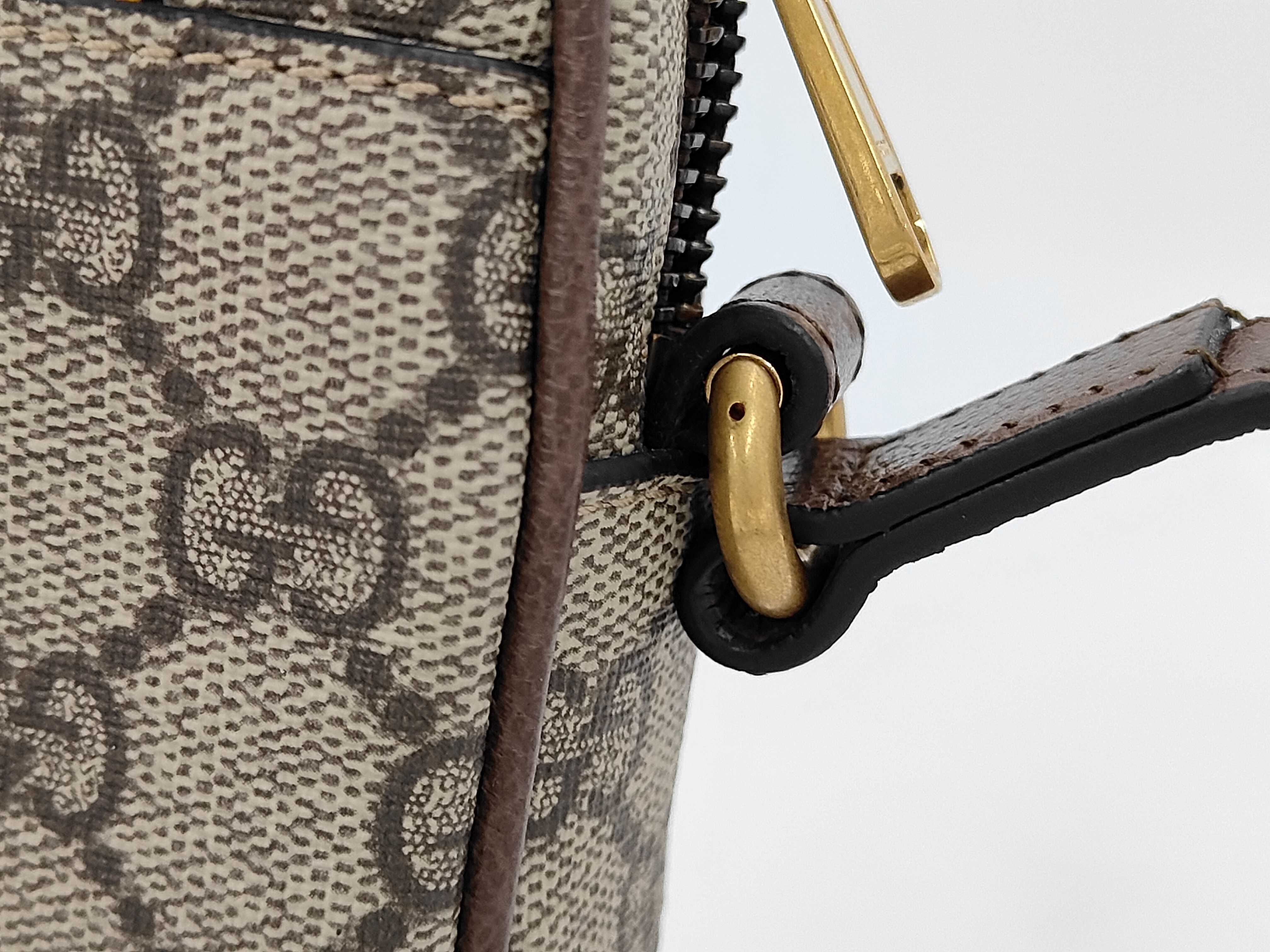 GG Supreme Tiger Head Shoulder Bag — view 3