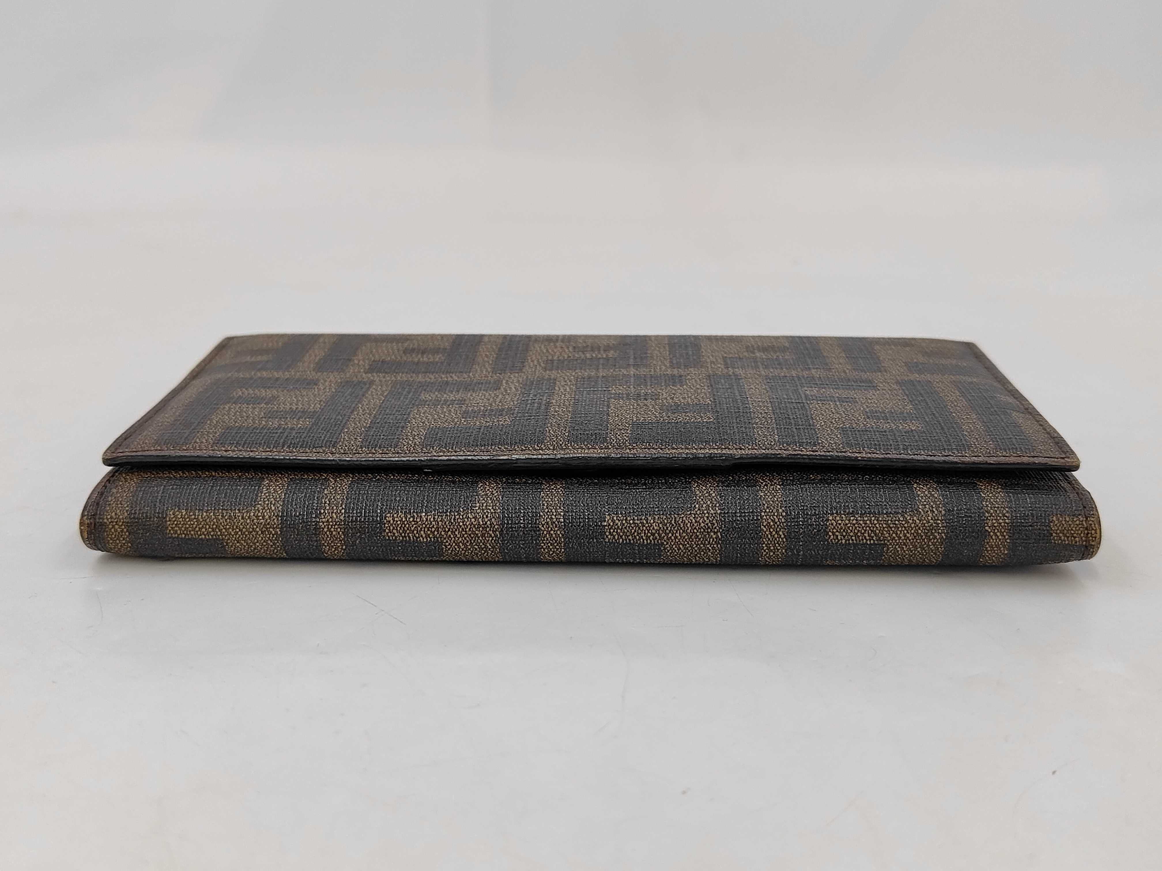 wallet — view 3