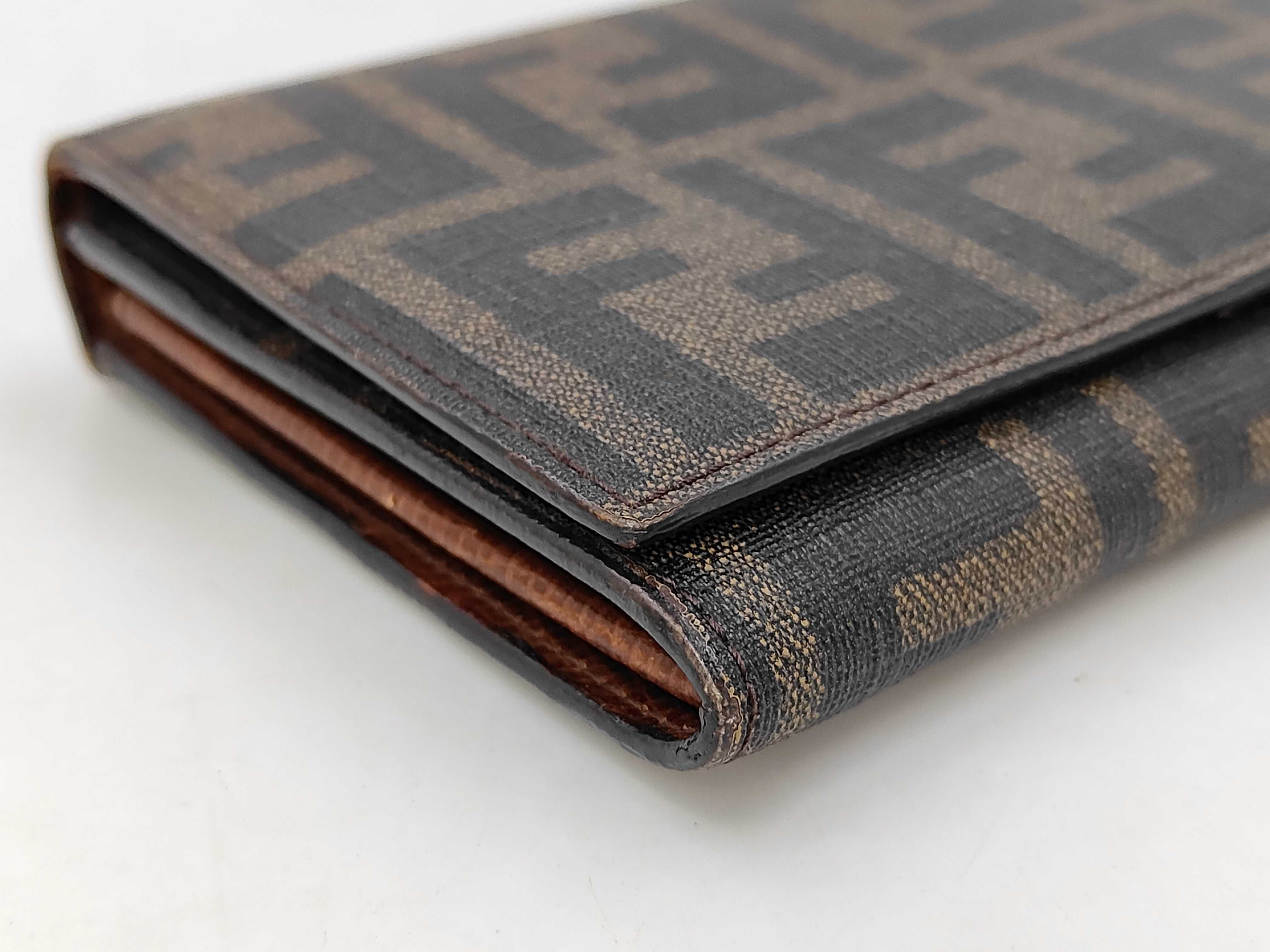 wallet — view 4