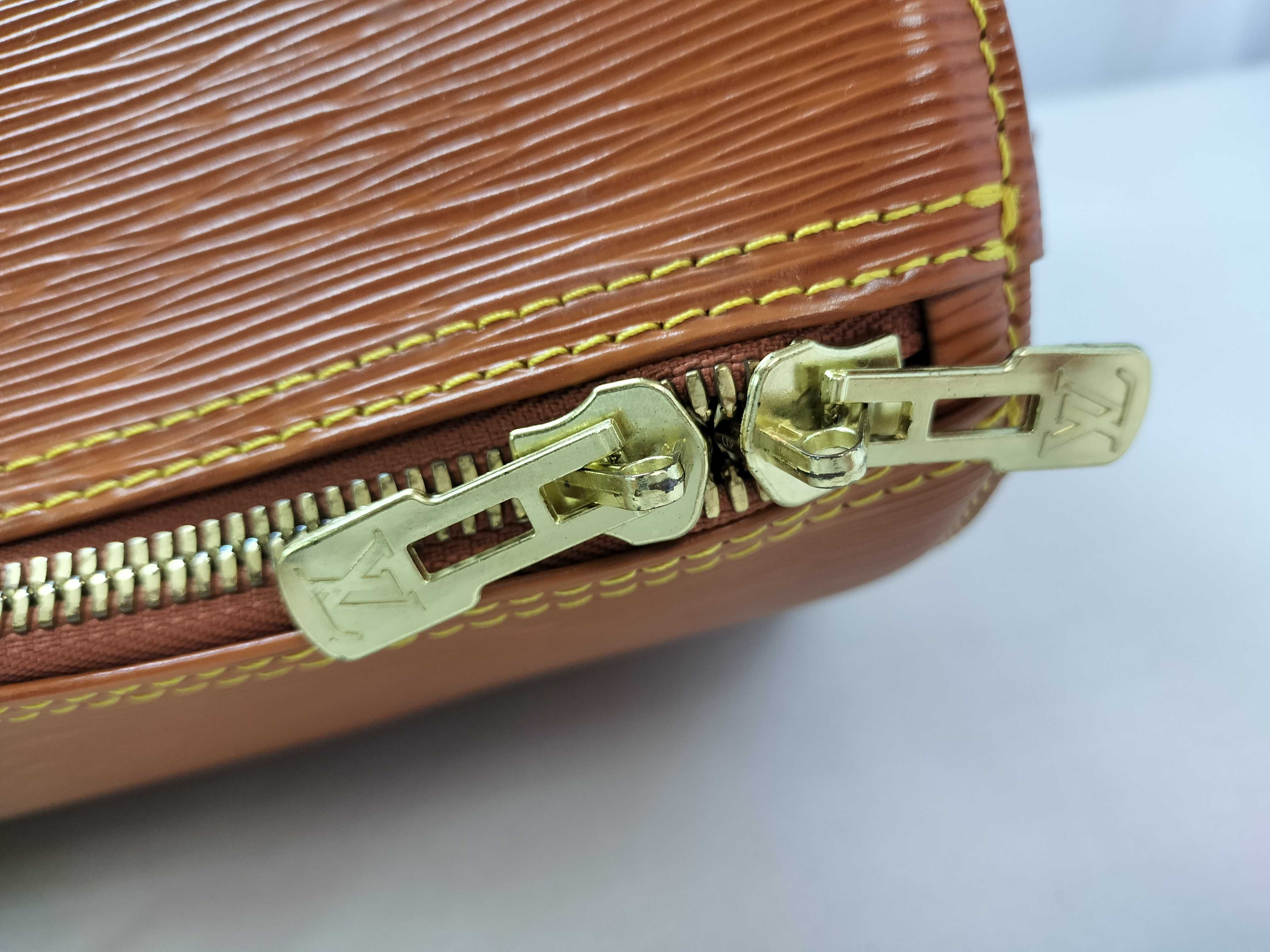 Epi Louis Vuitton Keepall 50 Boston Bag Epi M42968 Boston Bag — view 13