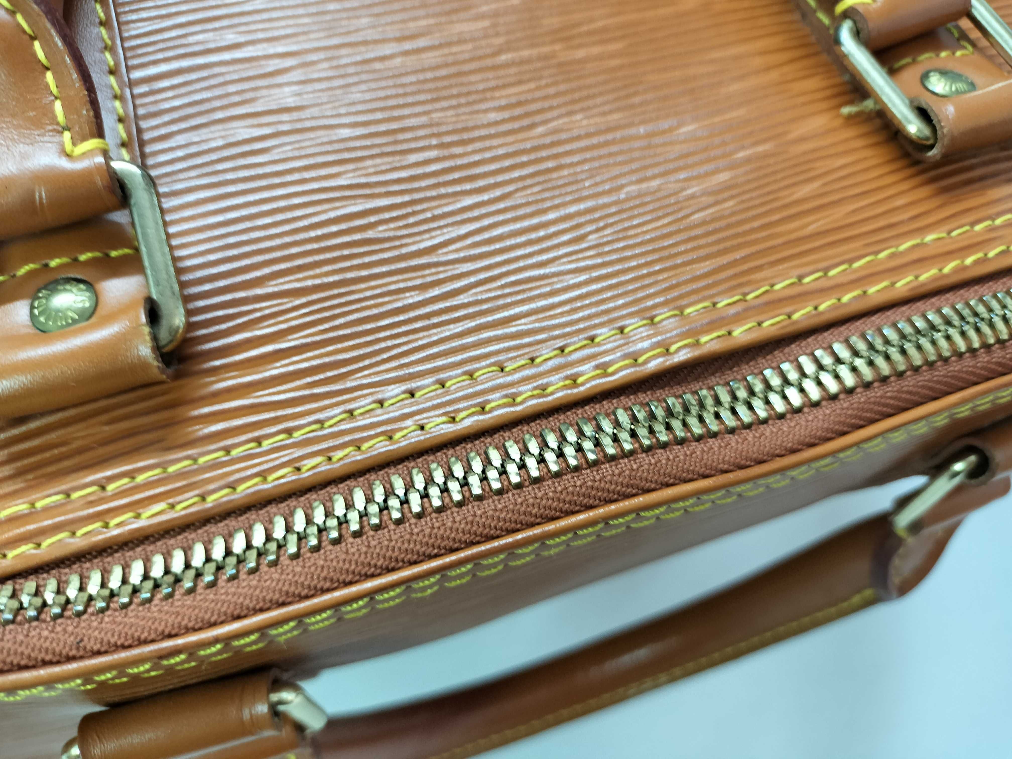 Epi Louis Vuitton Keepall 50 Boston Bag Epi M42968 Boston Bag — view 6