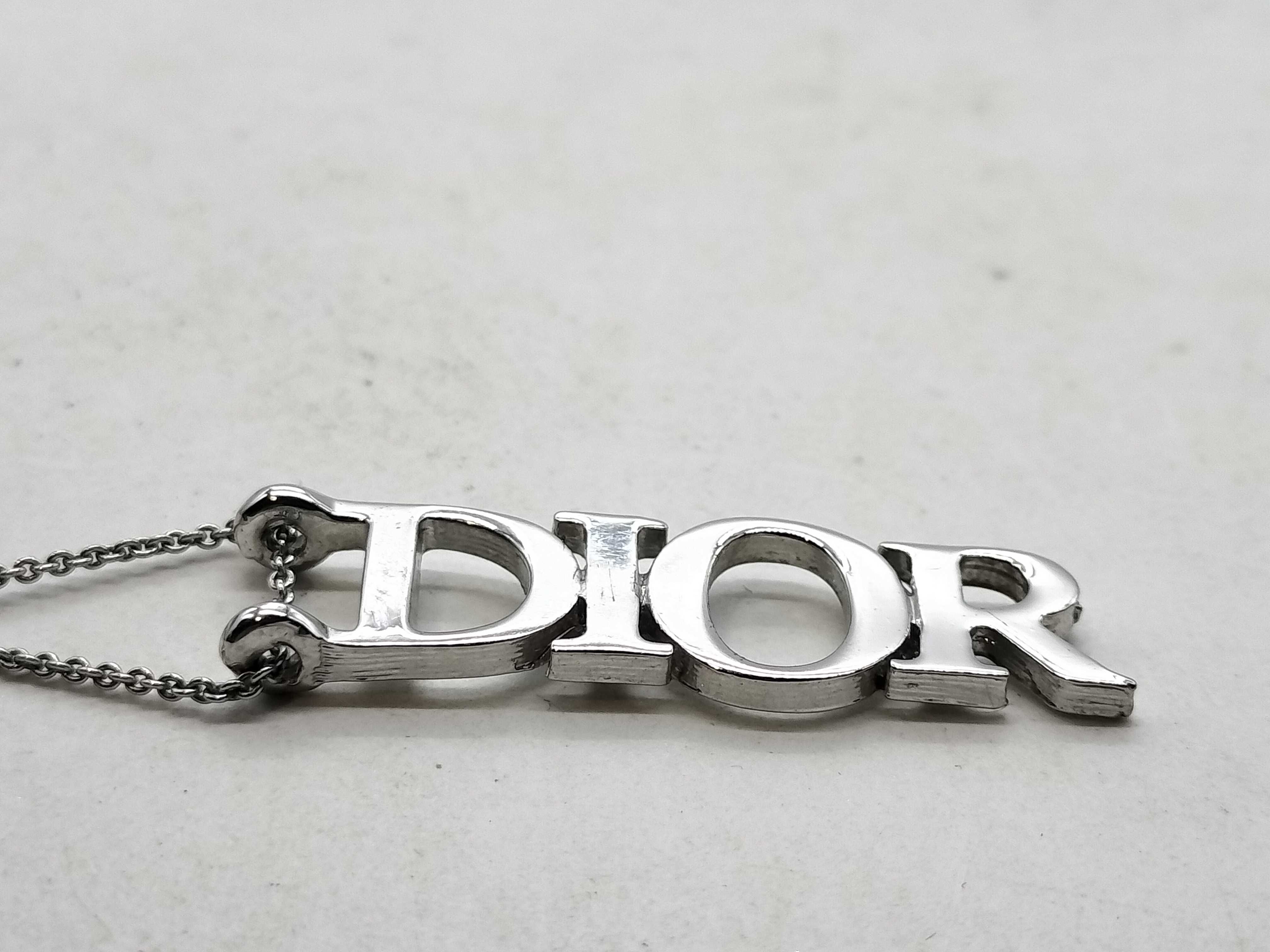 silver-colored necklace — view 3