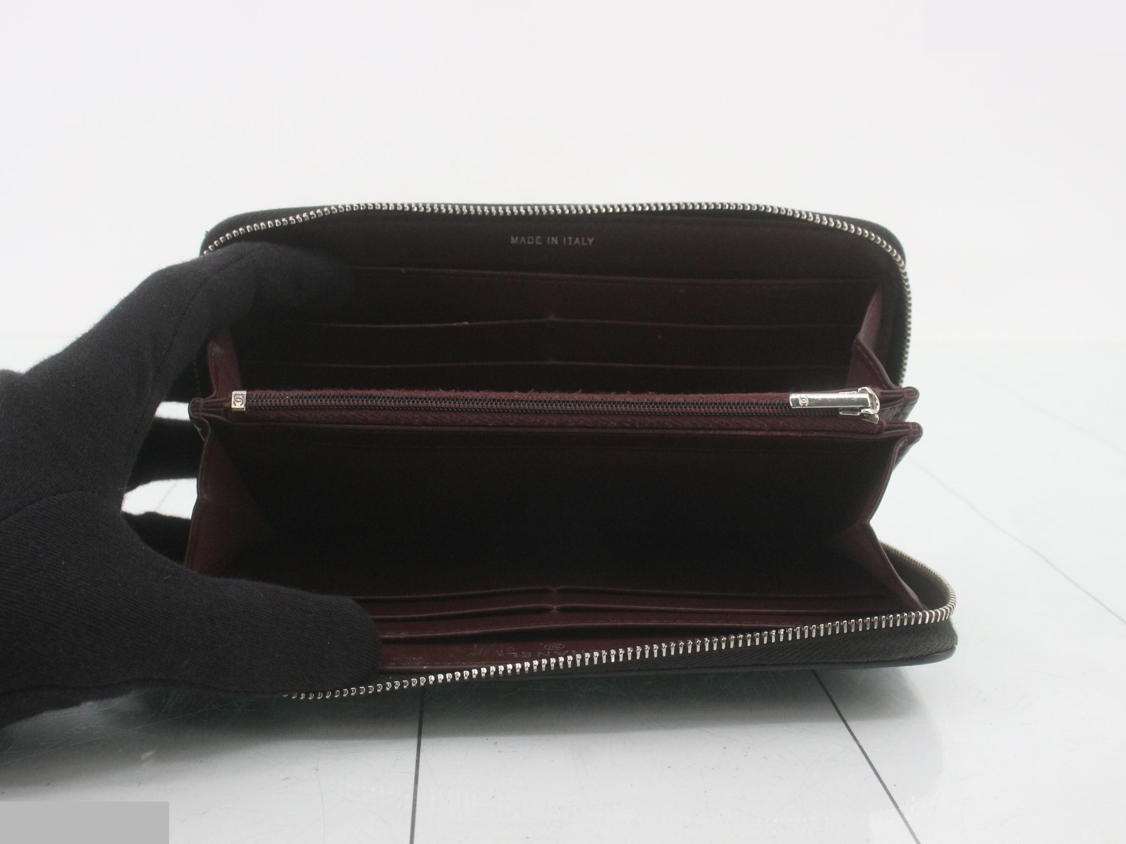 wallet — view 4