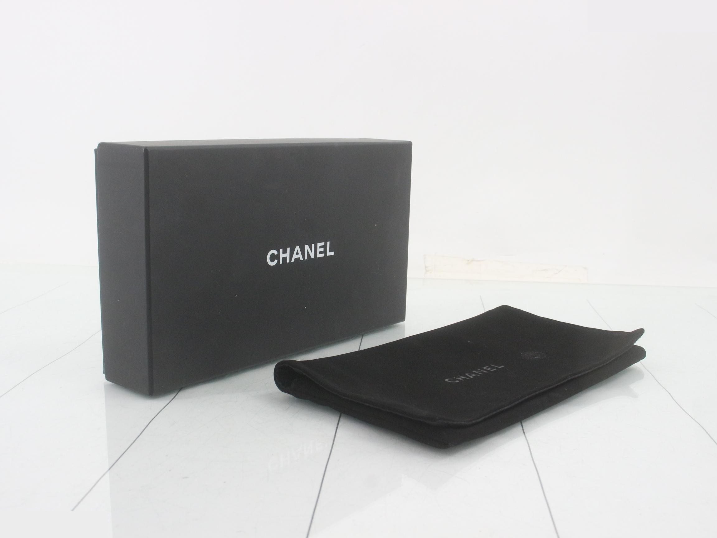 wallet — view 5