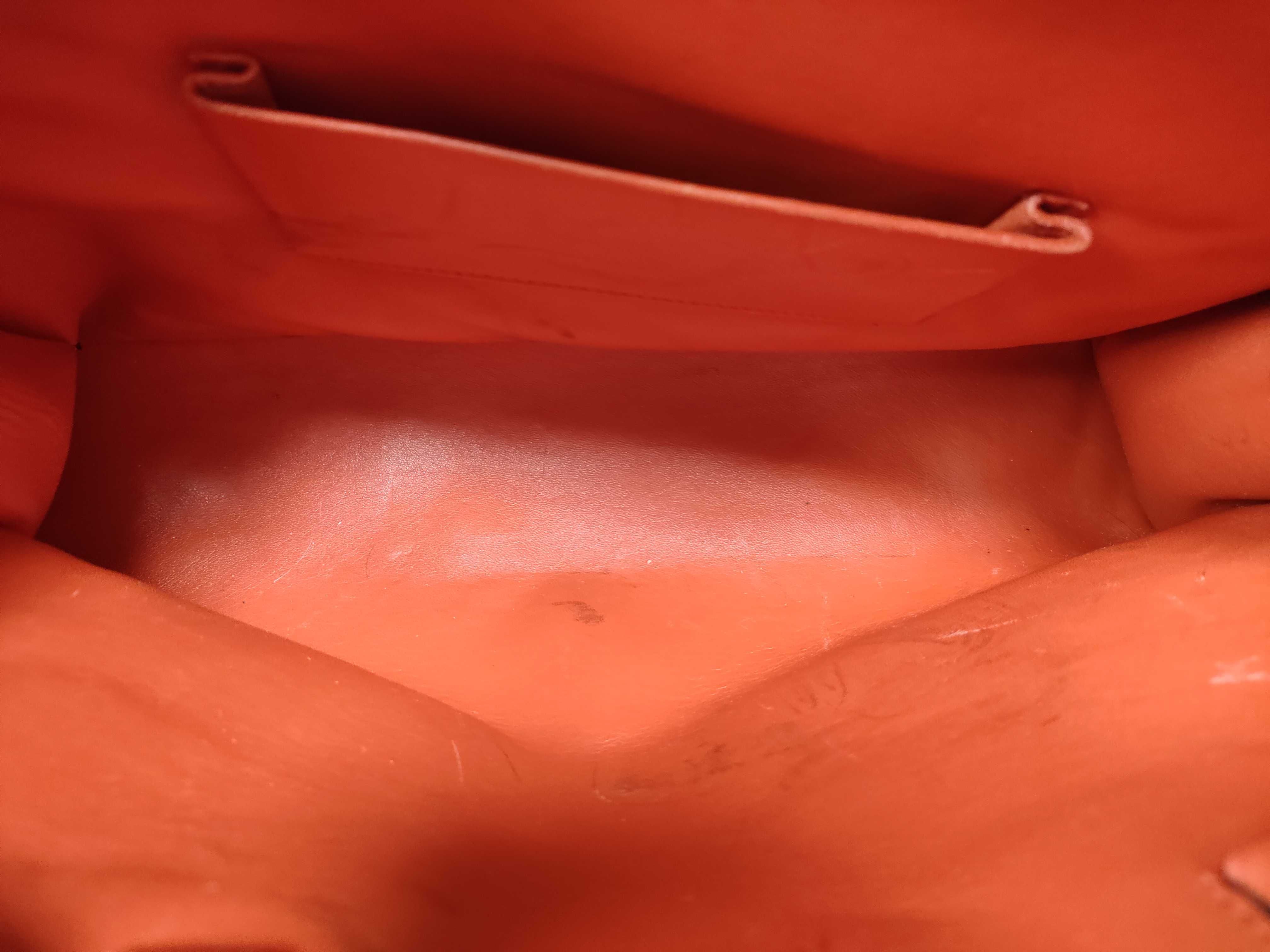 FR- Isabella Rossellini Leather Handbag Beige — view 14