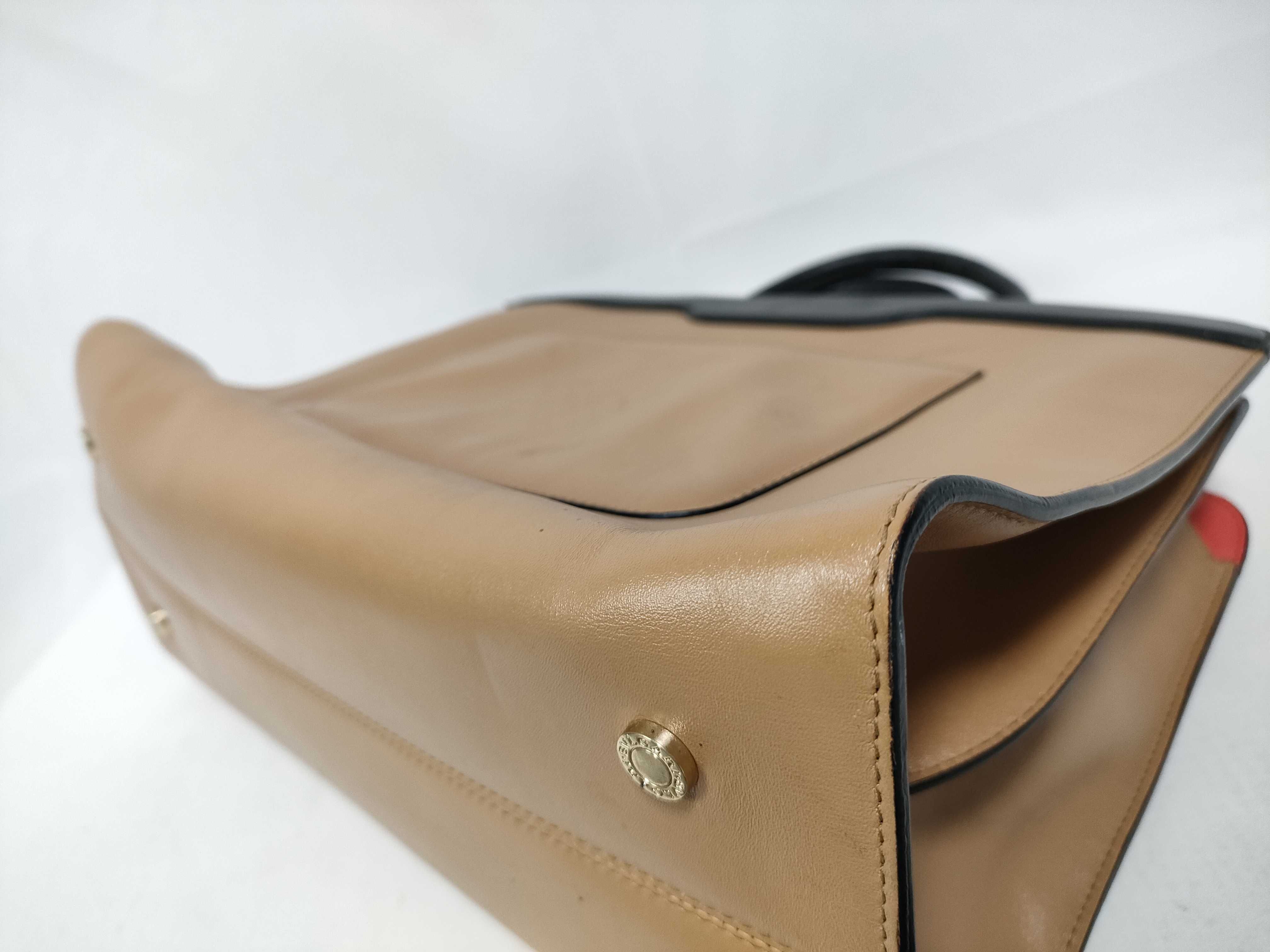FR- Isabella Rossellini Leather Handbag Beige — view 5