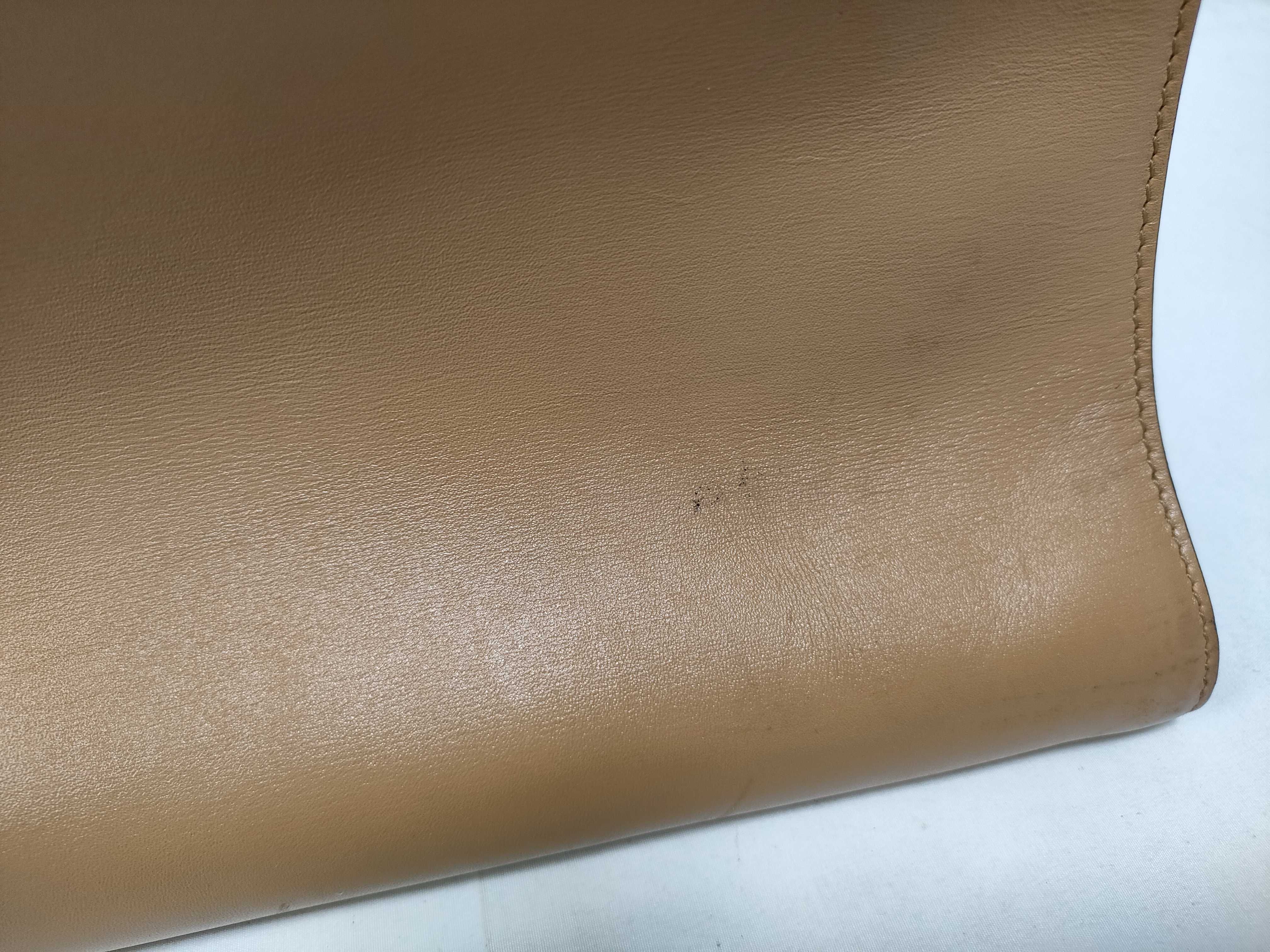 FR- Isabella Rossellini Leather Handbag Beige — view 10