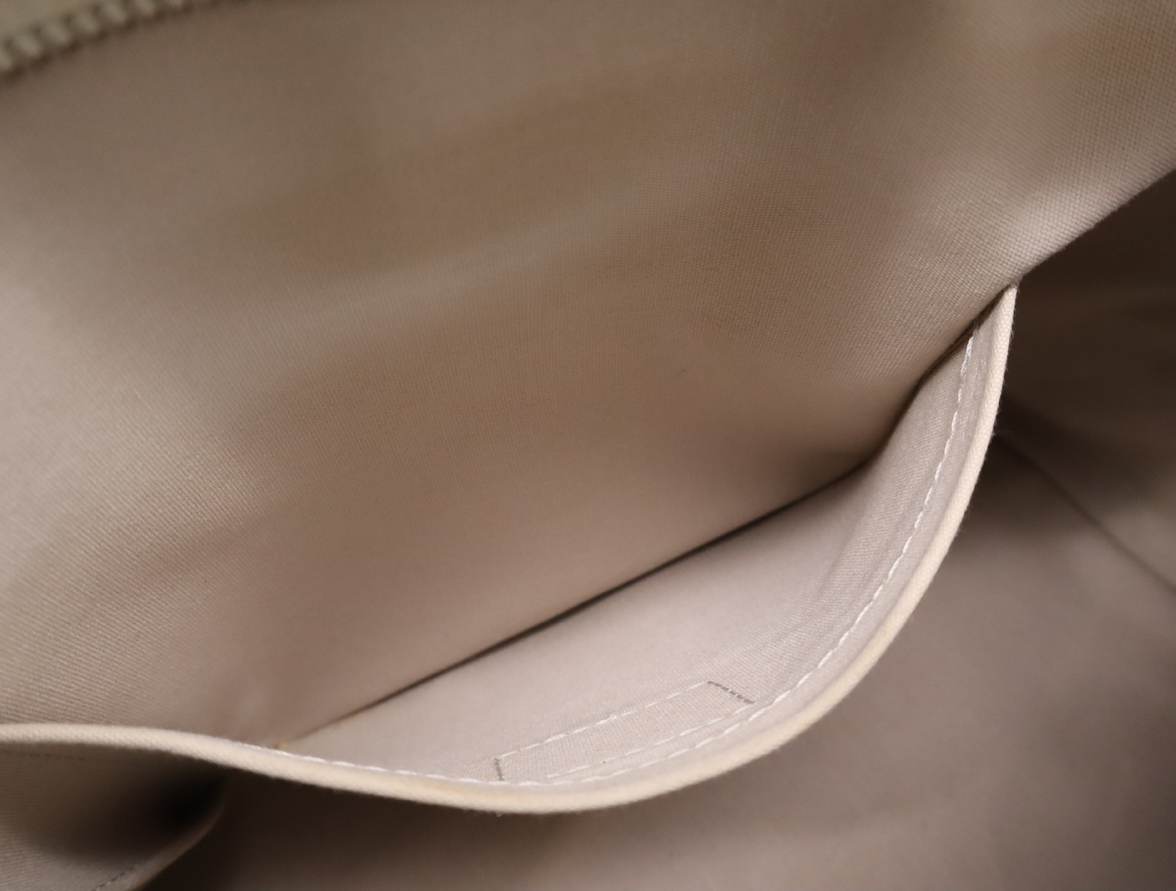 M5932J Epi Bowling Montaigne PM Ivoire Handbag — view 13
