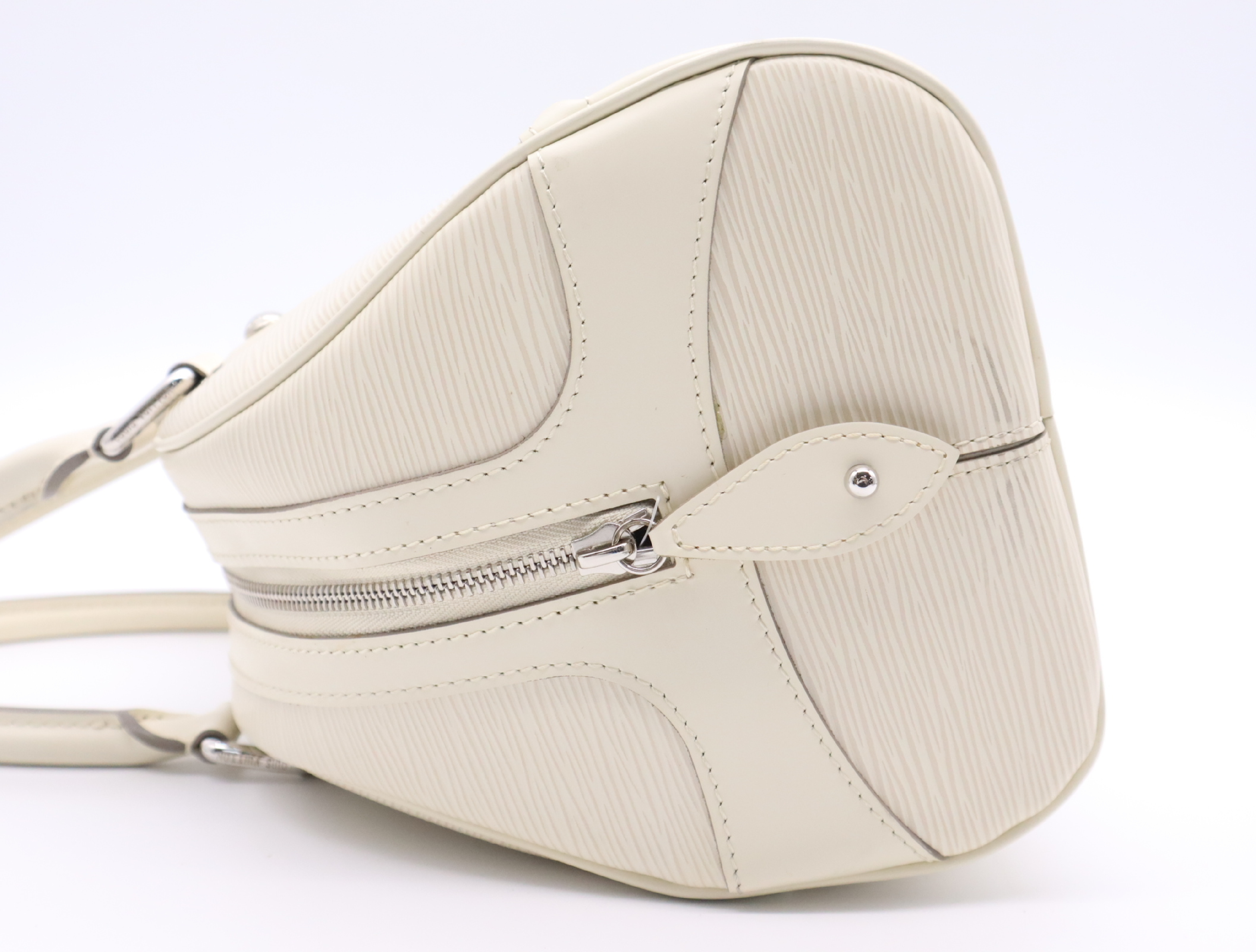 M5932J Epi Bowling Montaigne PM Ivoire Handbag — view 3