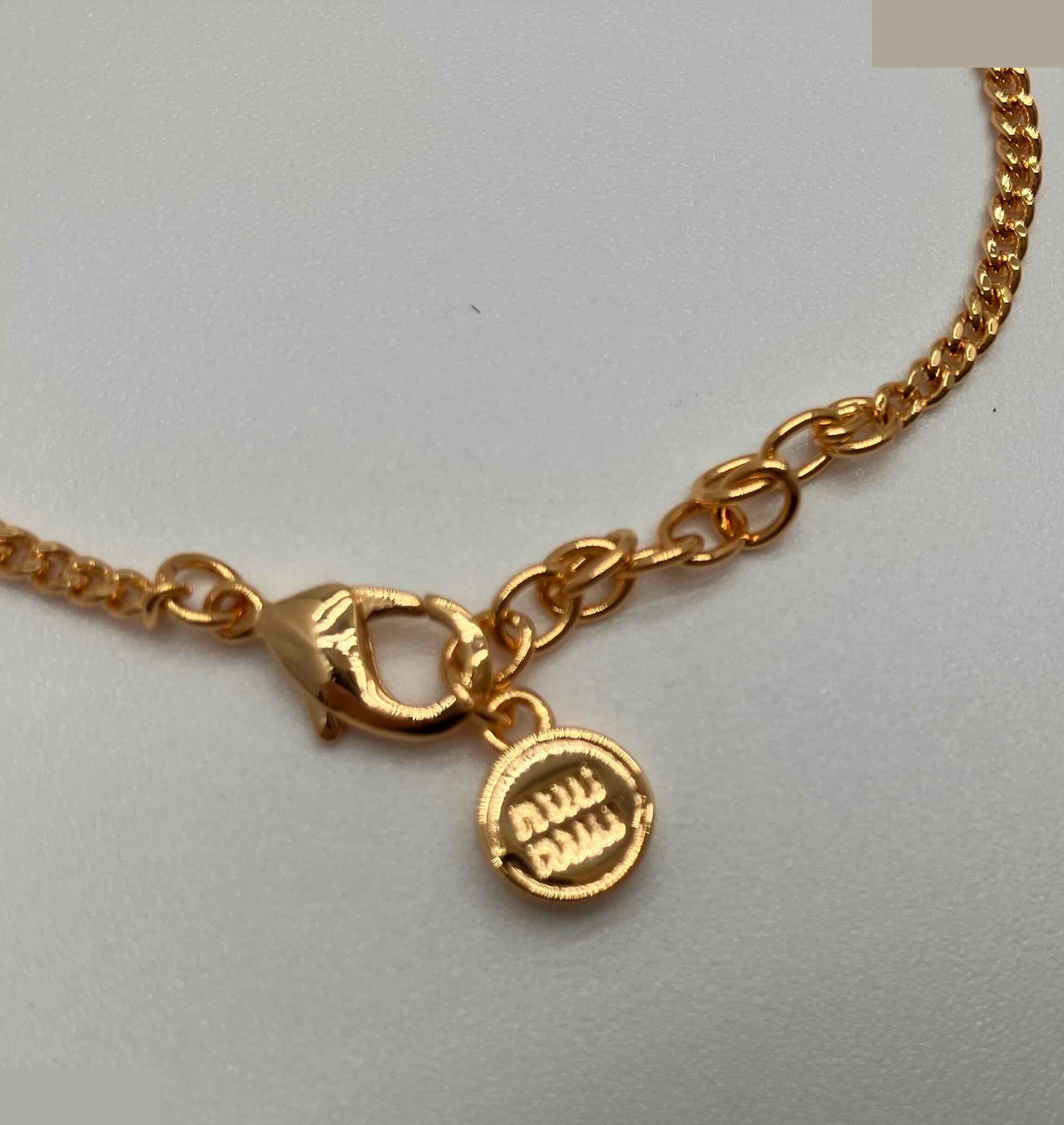 Other items: Precious metal bracelets and bangles (metal), wrist circumference approximately 20cm. — view 2