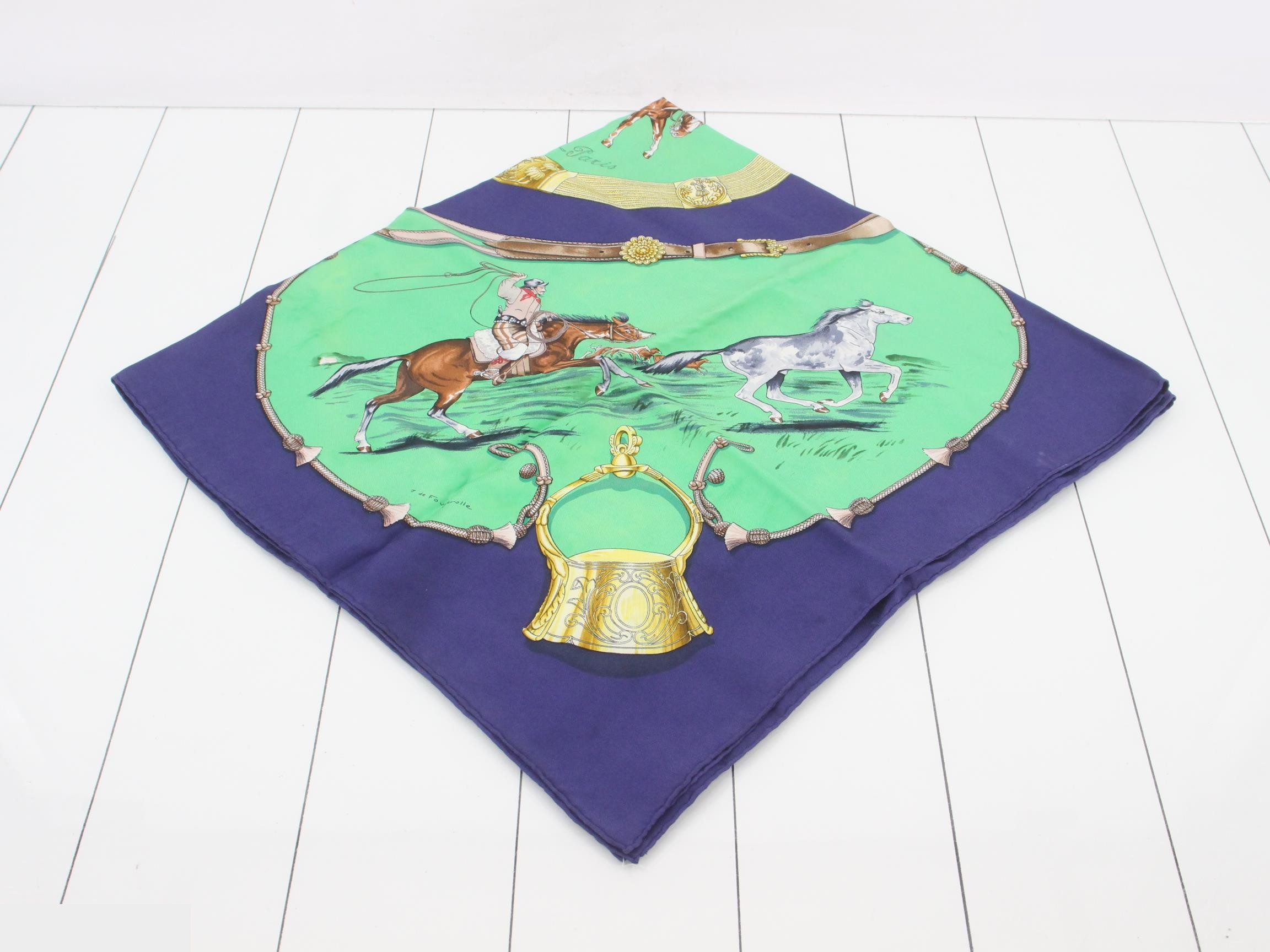 Carre 90 Scarf — view 2