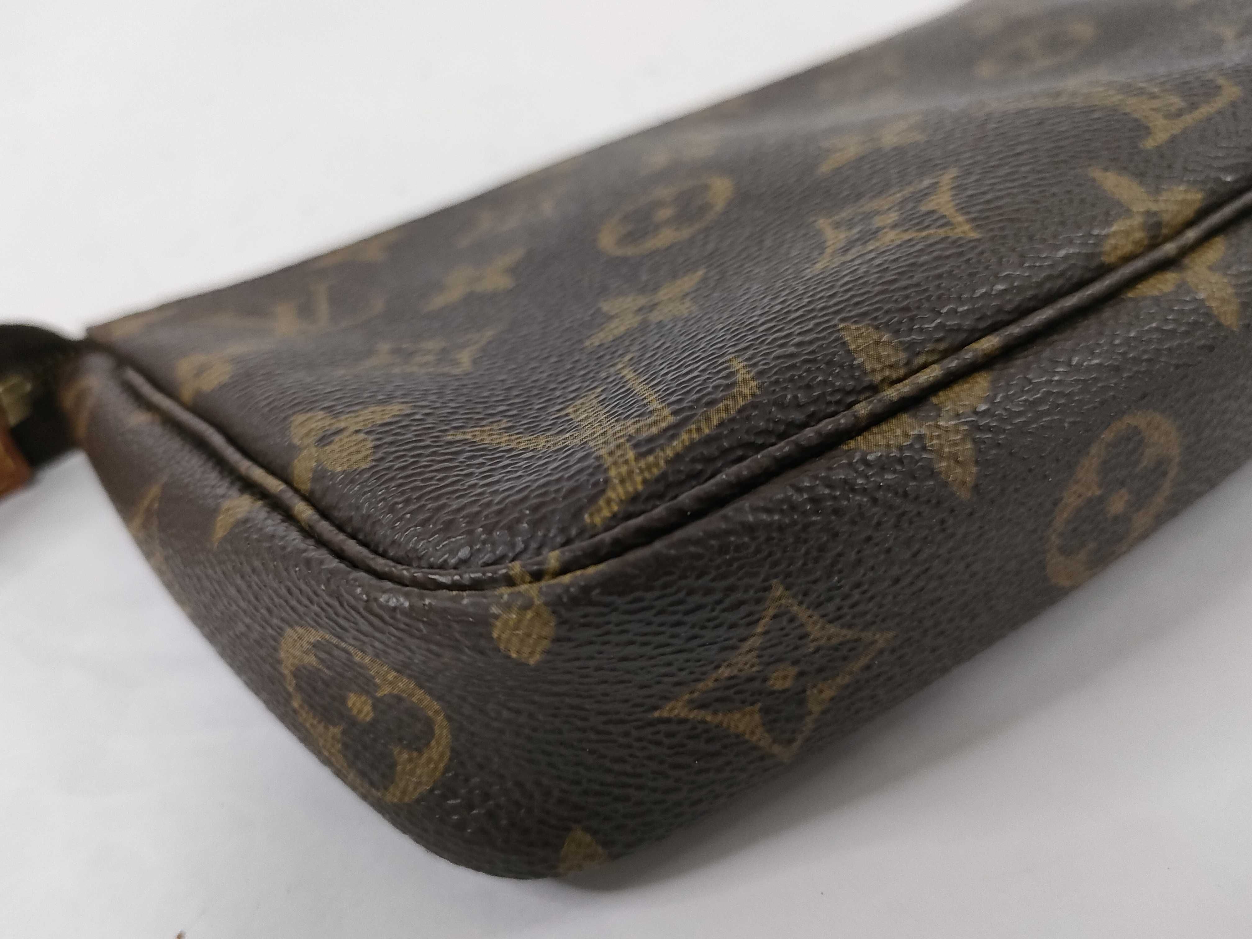 Monogram Pochette Accessoires Monogram M51980 Pouch — view 3