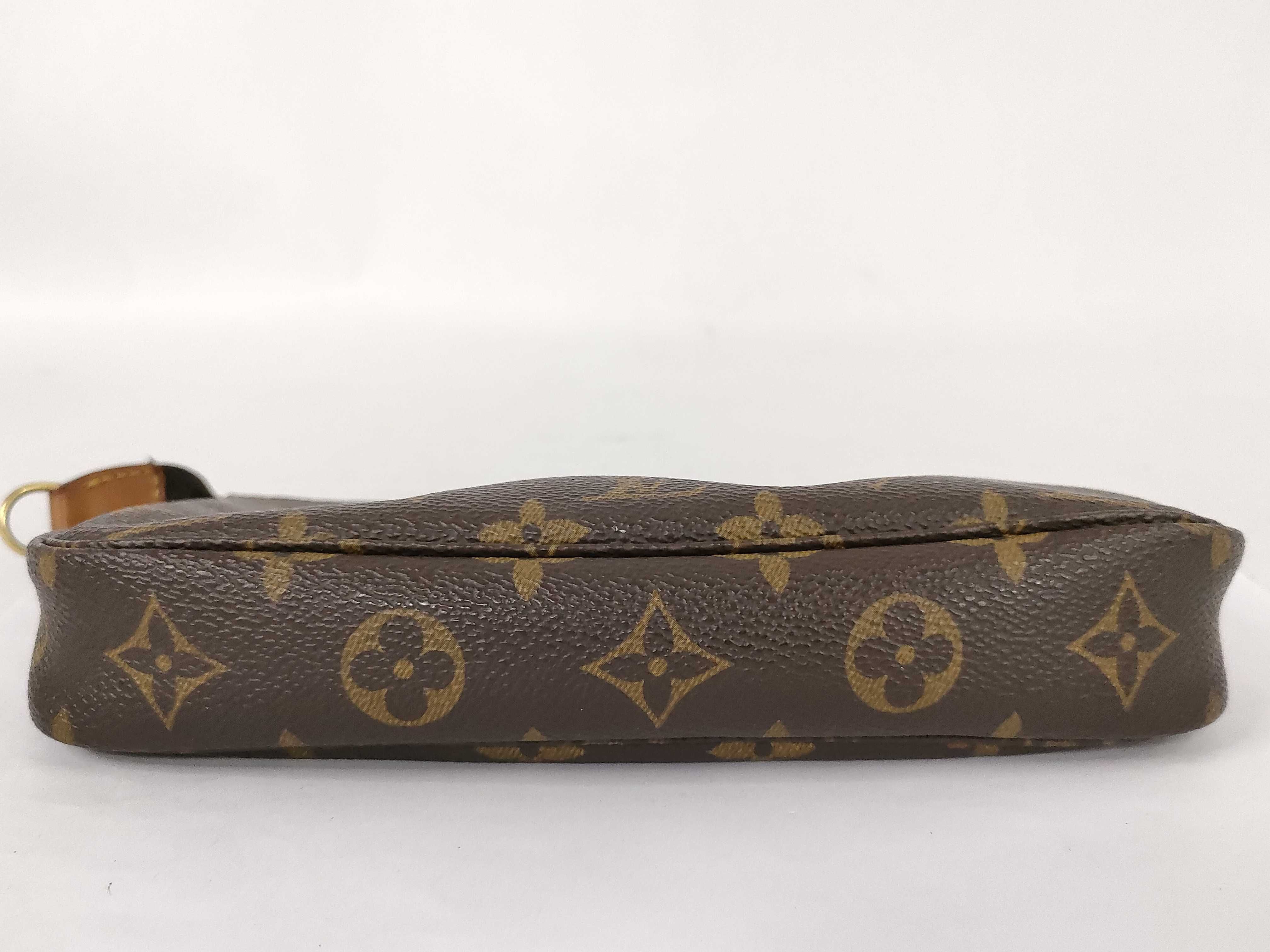 Monogram Pochette Accessoires Monogram M51980 Pouch — view 4