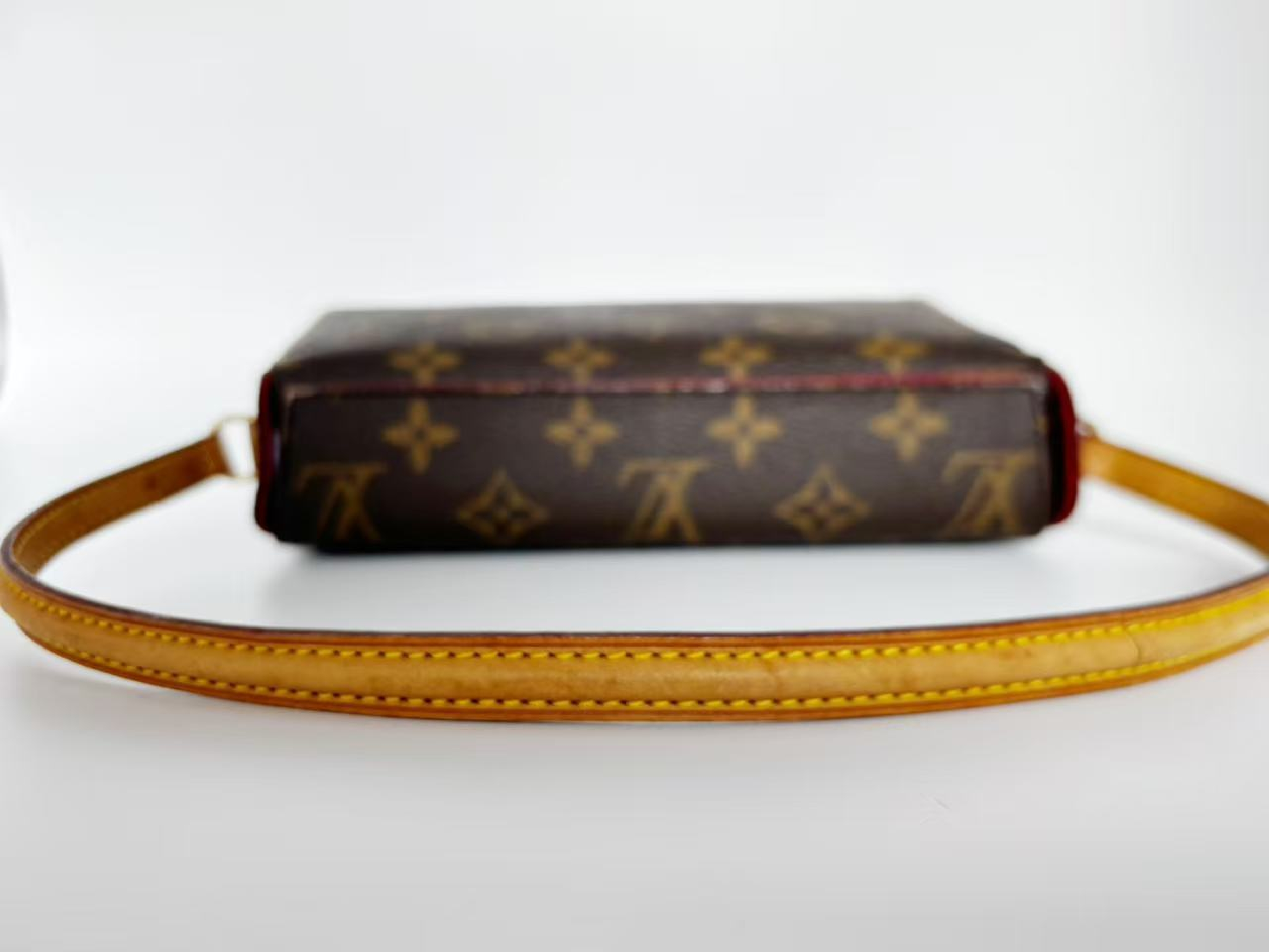 M51900 Monogram (Bag) Shoulder Bag — view 9