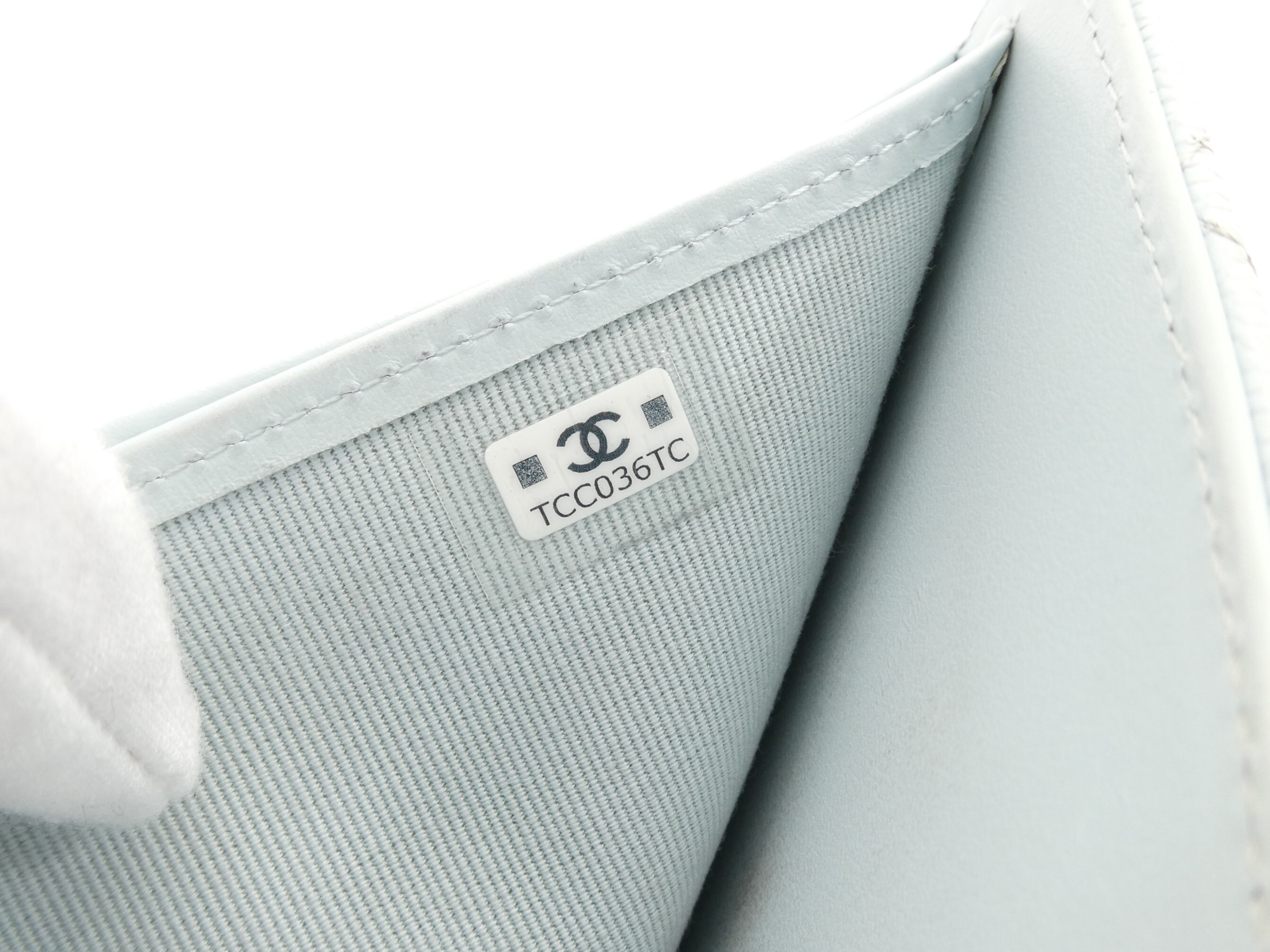 Matelassé Caviar Skin Coco Mark Tri-fold Wallet — view 9