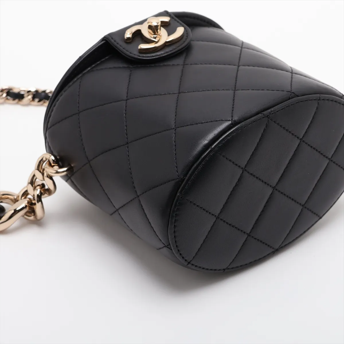 Matelassé Lambskin Chain Shoulder Bag, Black with Gold Hardware, 29238236, Serial Number 29 — view 4