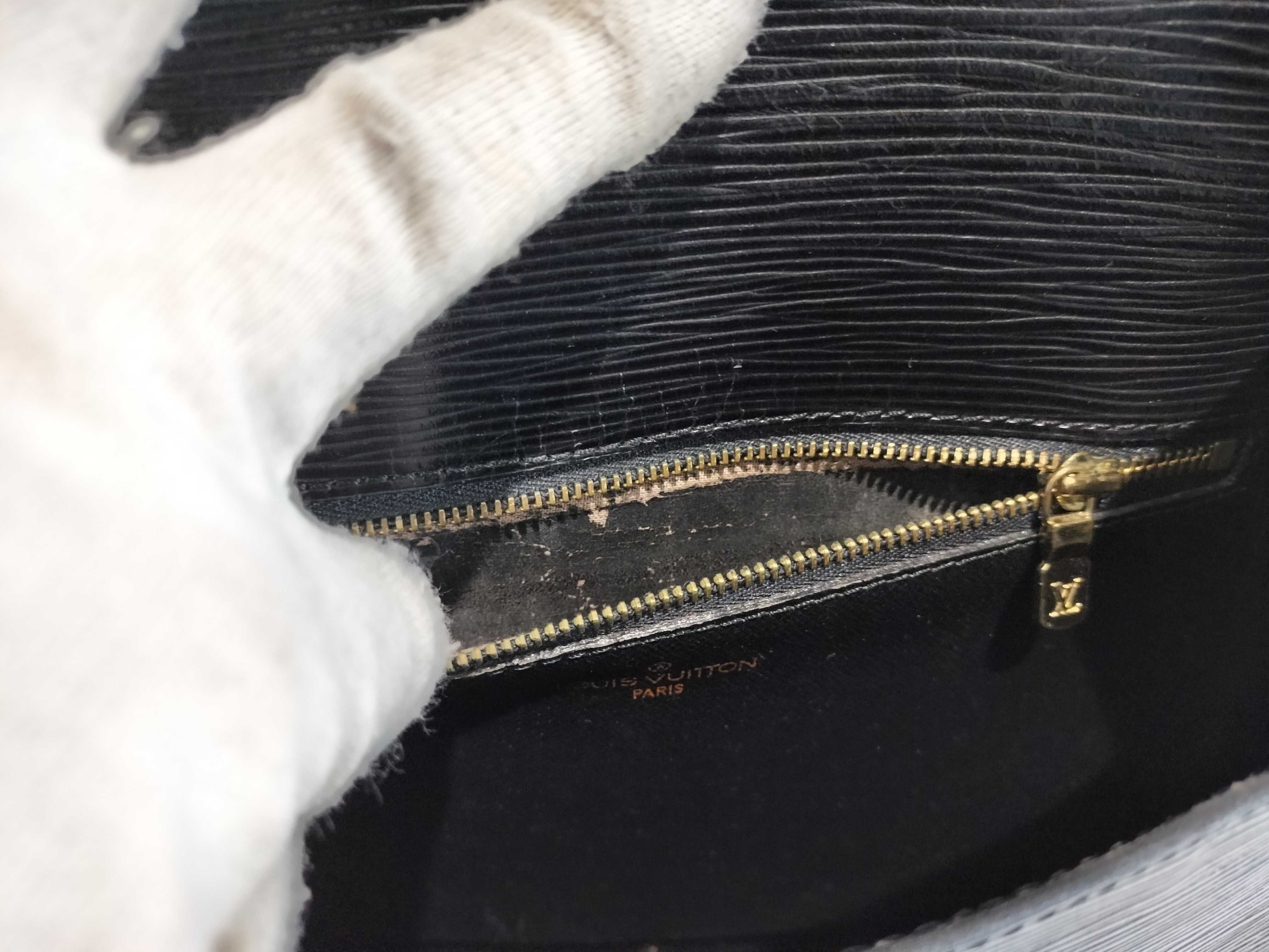 Epi Saint Cloud Black Shoulder Bag — view 12