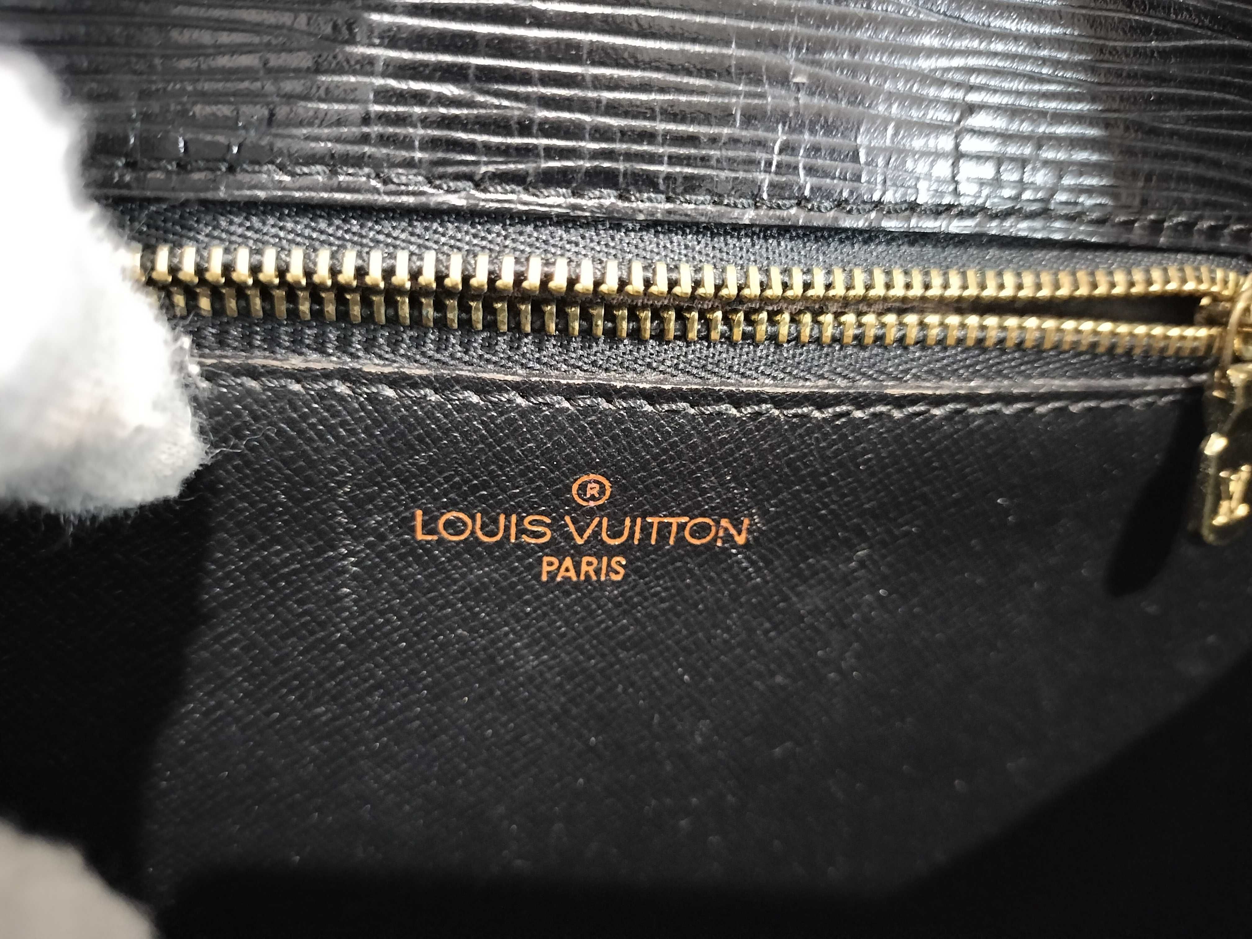 Epi Saint Cloud Black Shoulder Bag — view 13