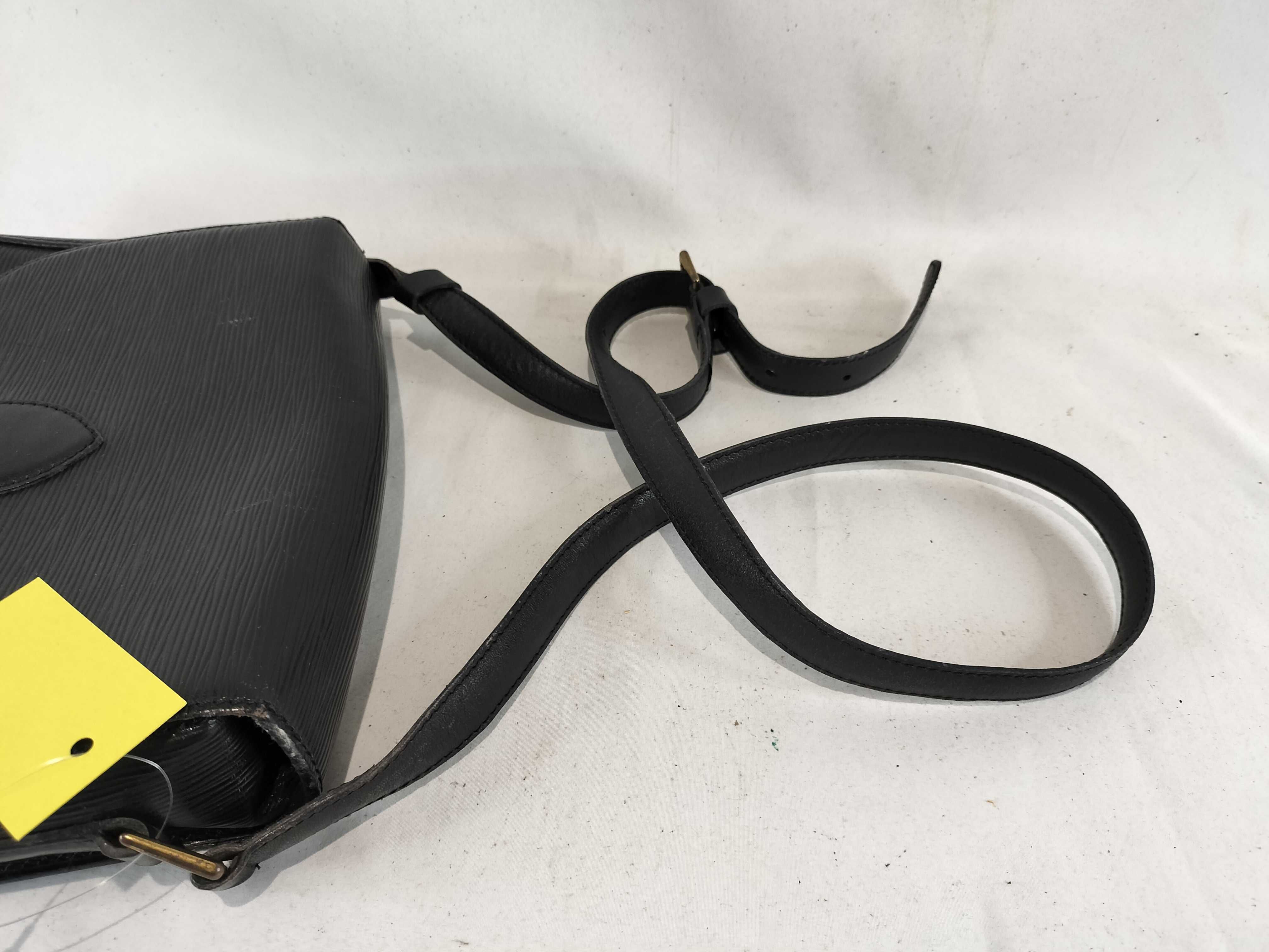 Epi Saint Cloud Black Shoulder Bag — view 5