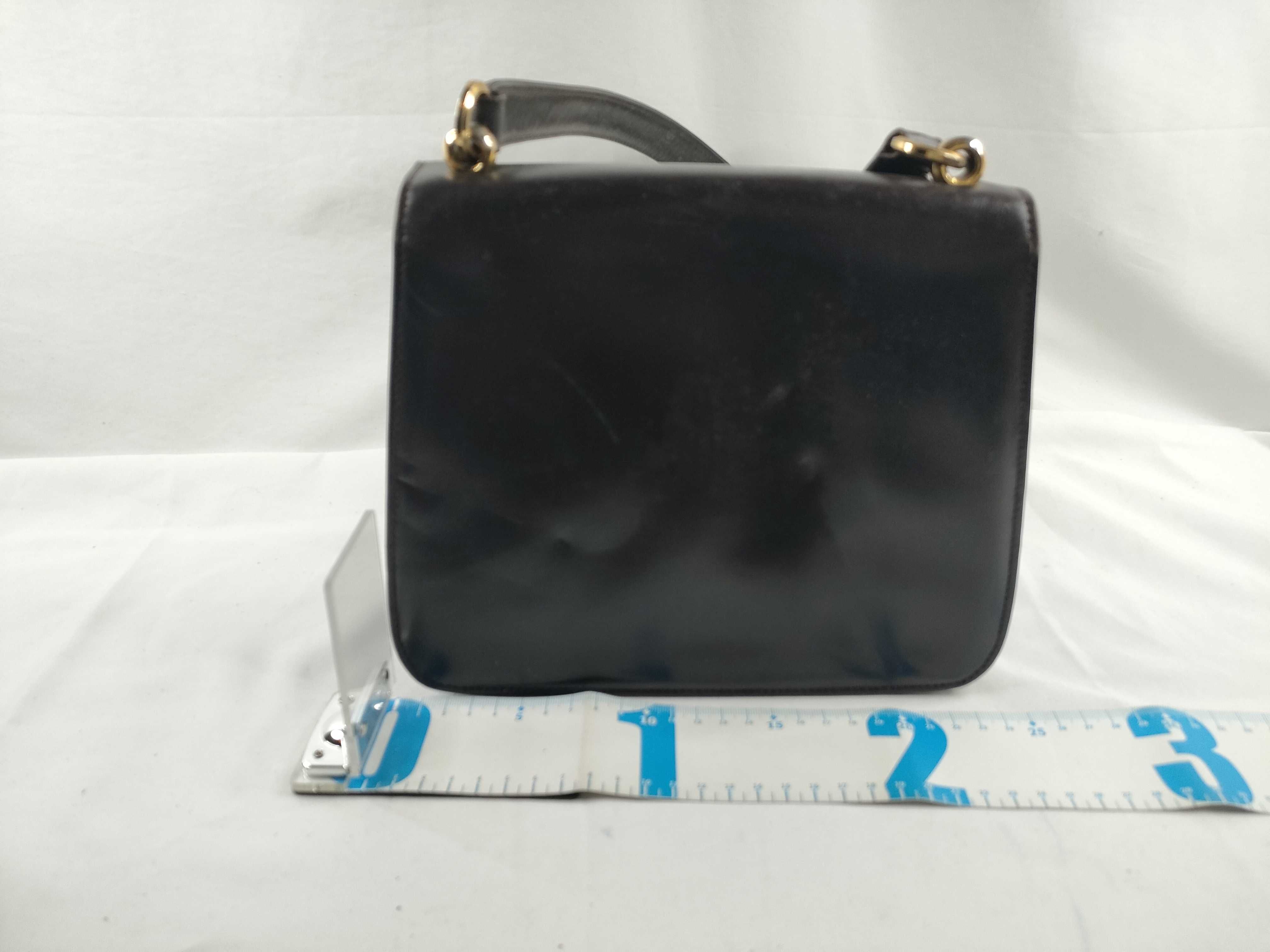 Old Gucci Old Leather Shoulder Bag — view 2