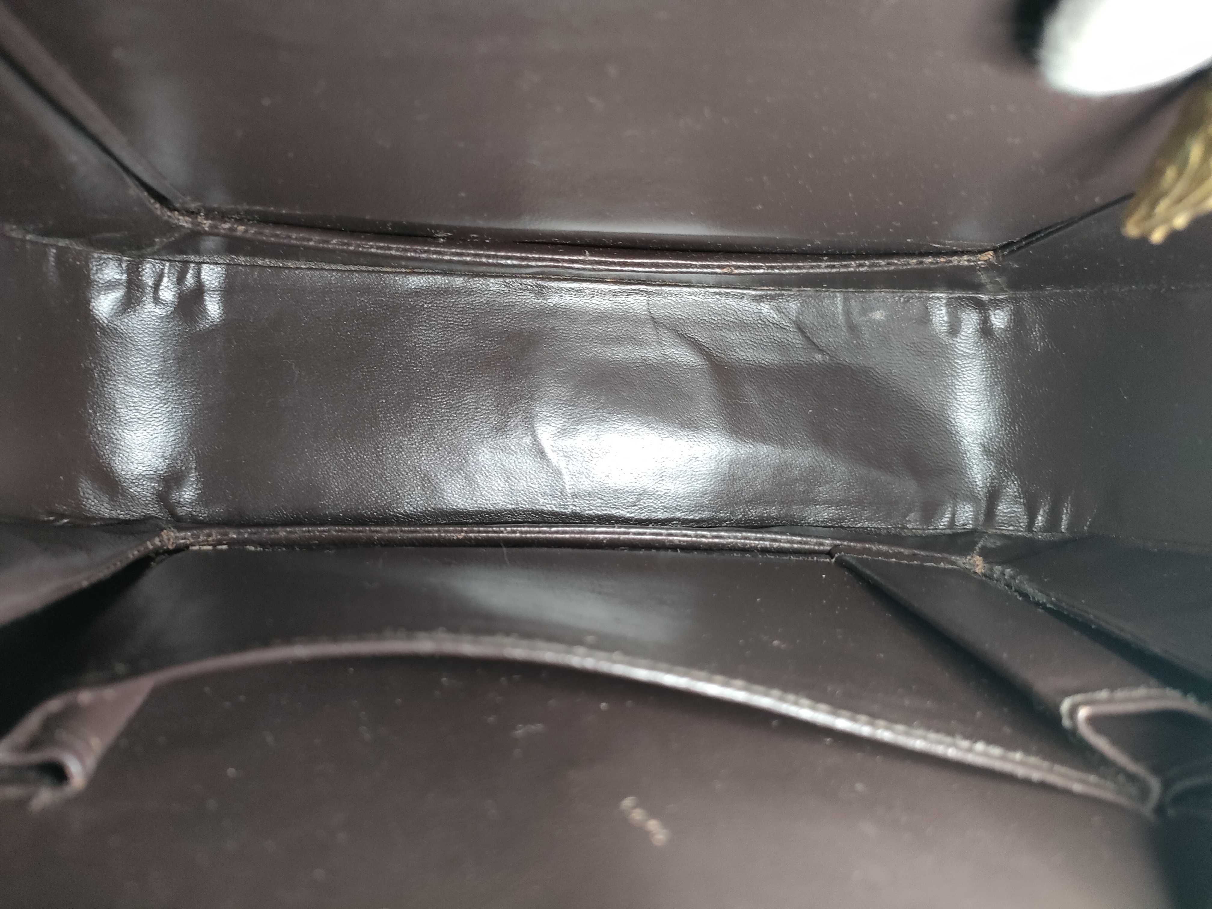 Old Gucci Old Leather Shoulder Bag — view 11