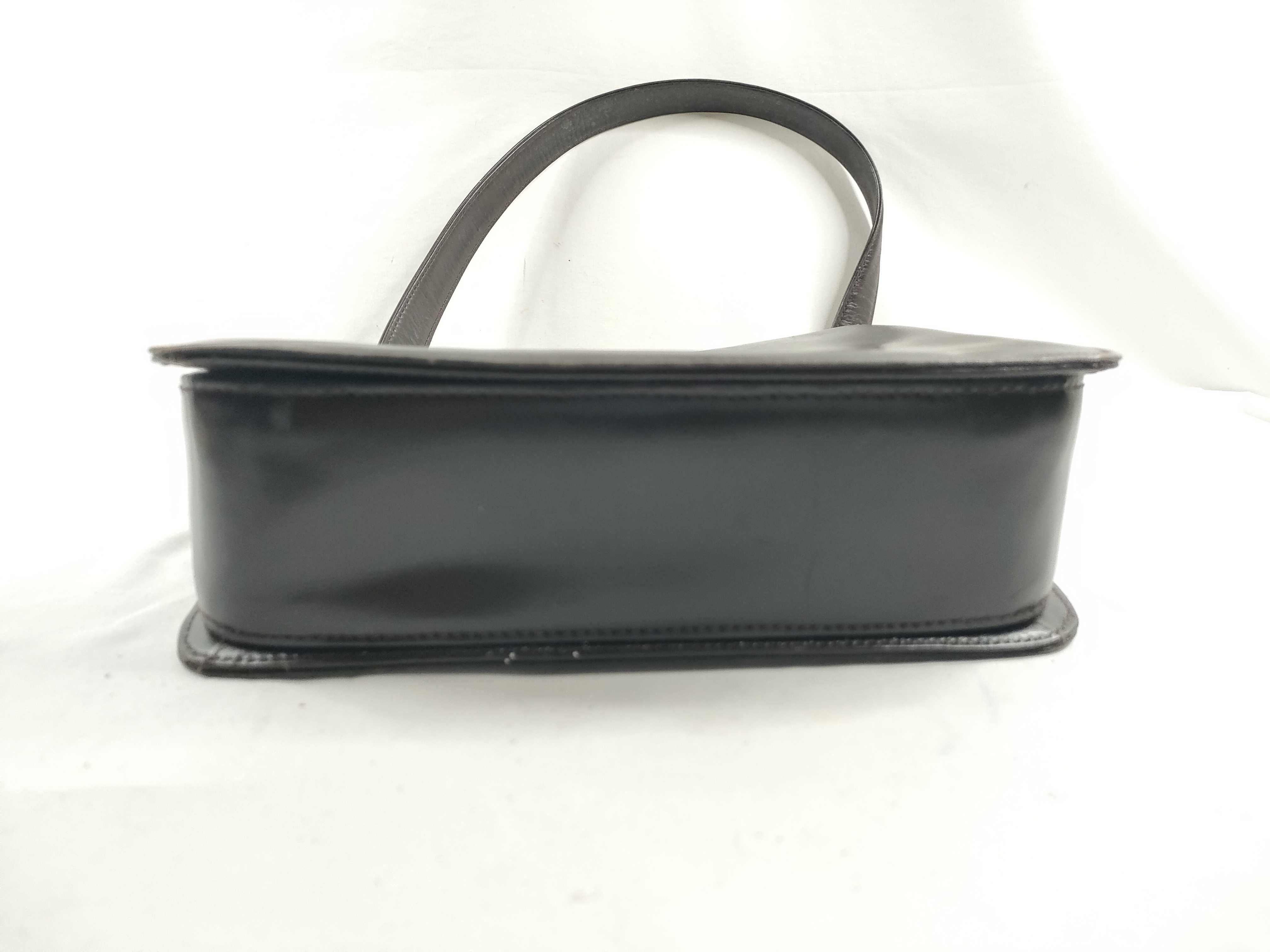 Old Gucci Old Leather Shoulder Bag — view 4