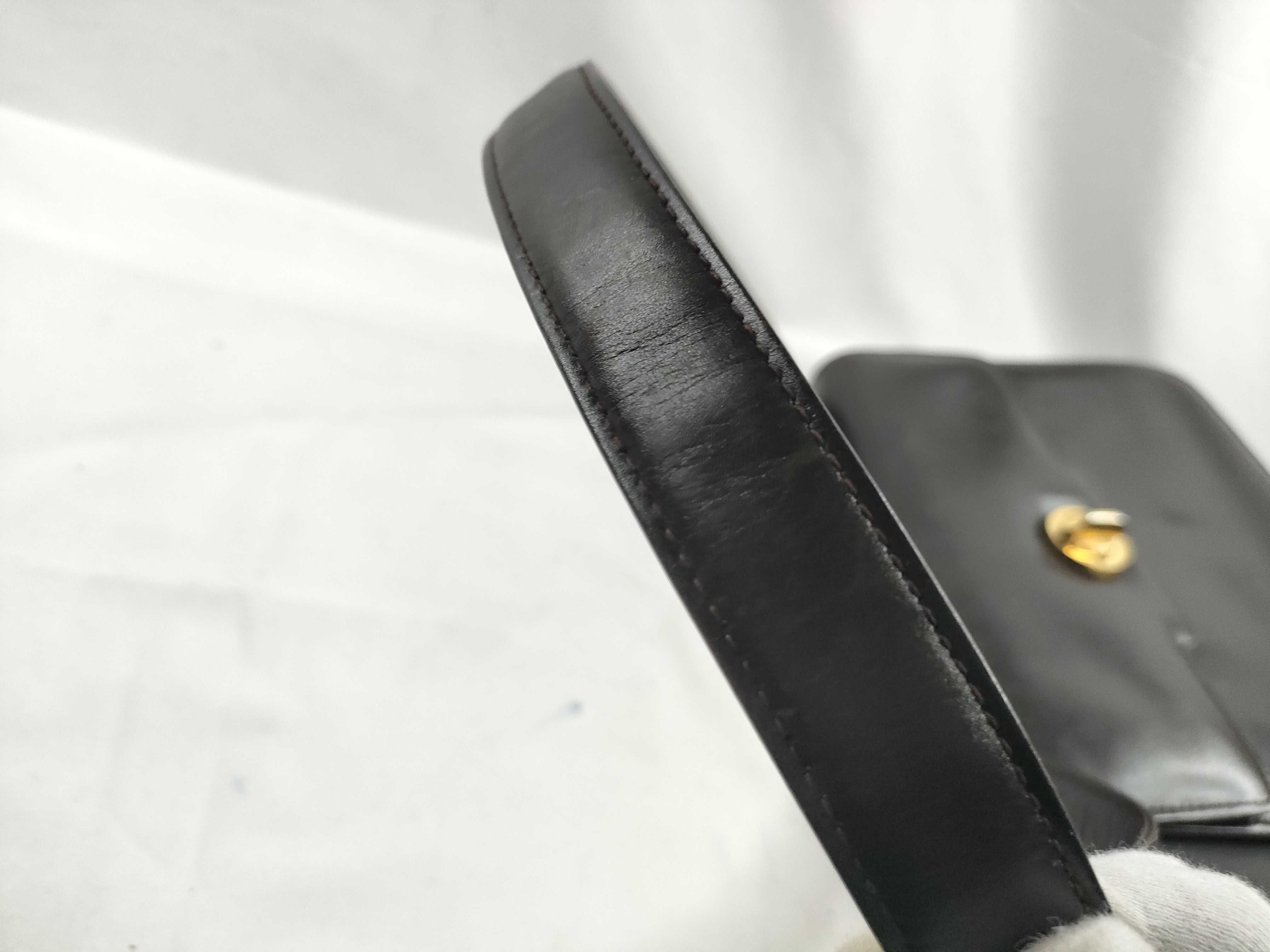 Old Gucci Old Leather Shoulder Bag — view 7