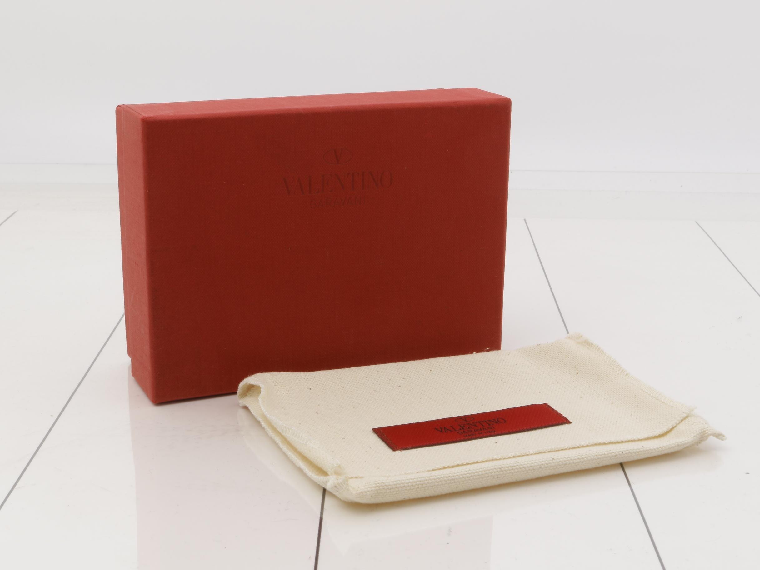 Bi-fold wallet, studs, pink leather — view 5