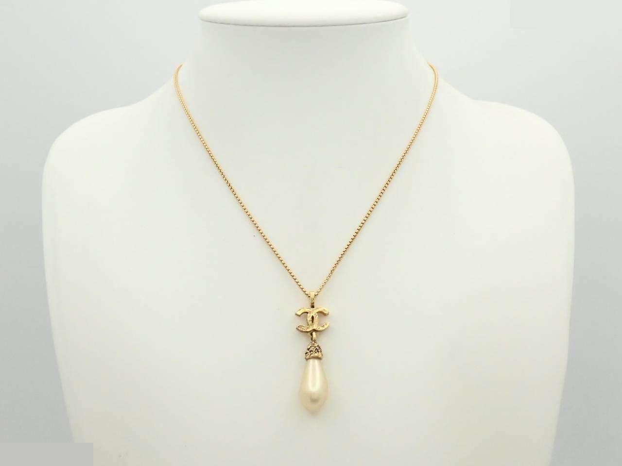 Coco Mark Necklace, White, GP — view 3