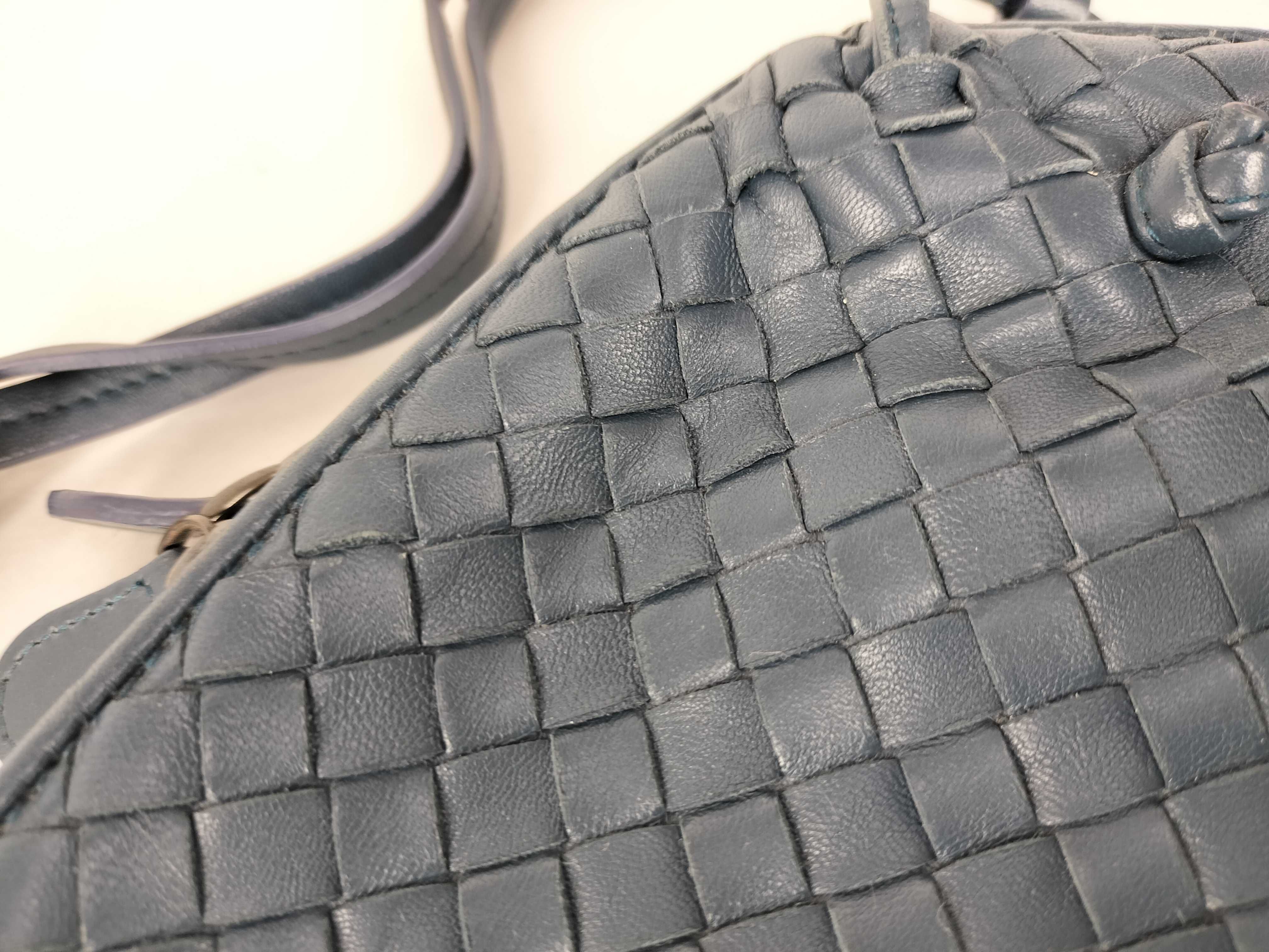 Intrecciato Bottega Veneta Intrecciato Leather Shoulder Bag — view 14