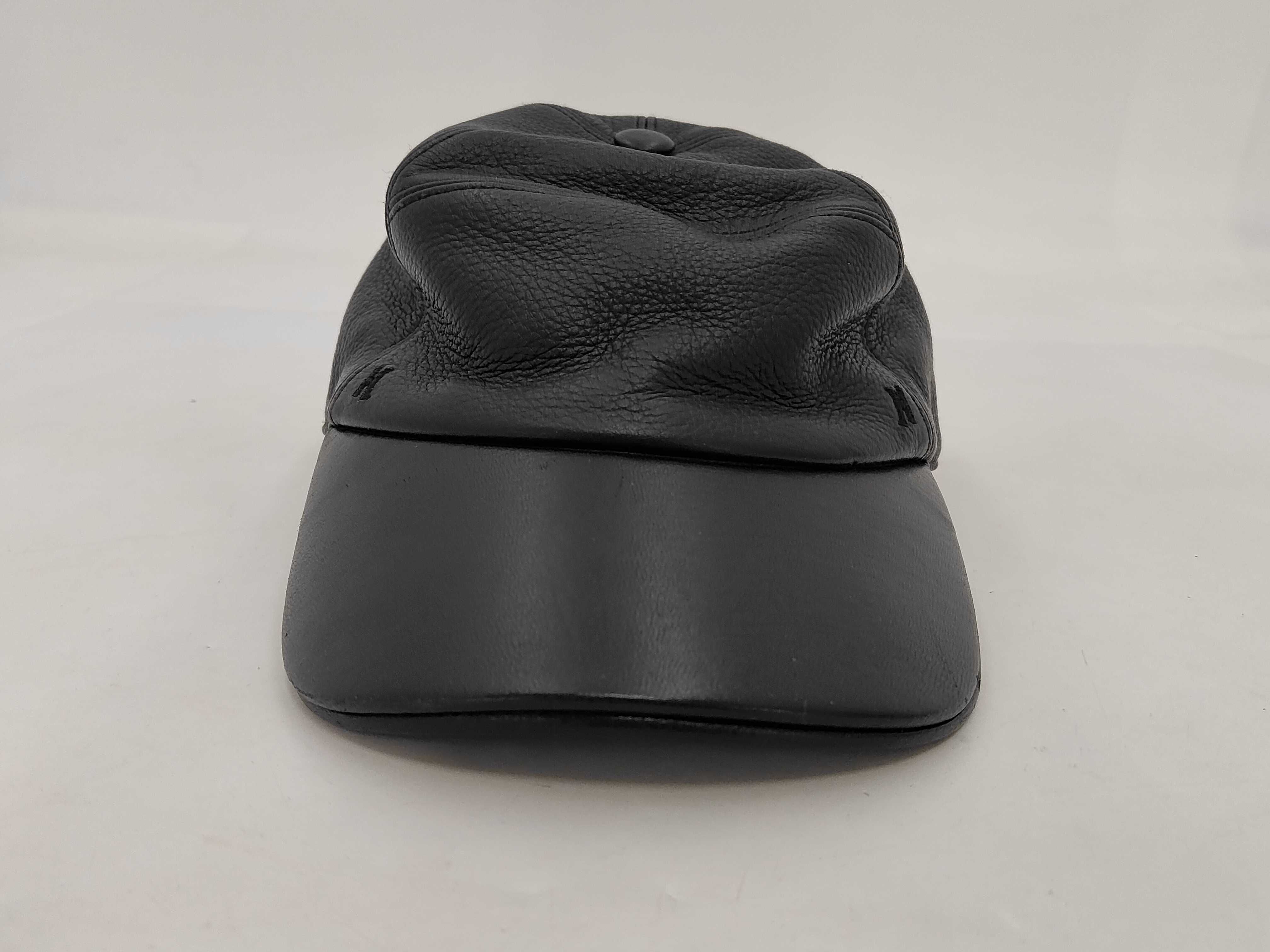 leather cap with H logo, size 60, grained deerskin, black. Other accessories. — view 2