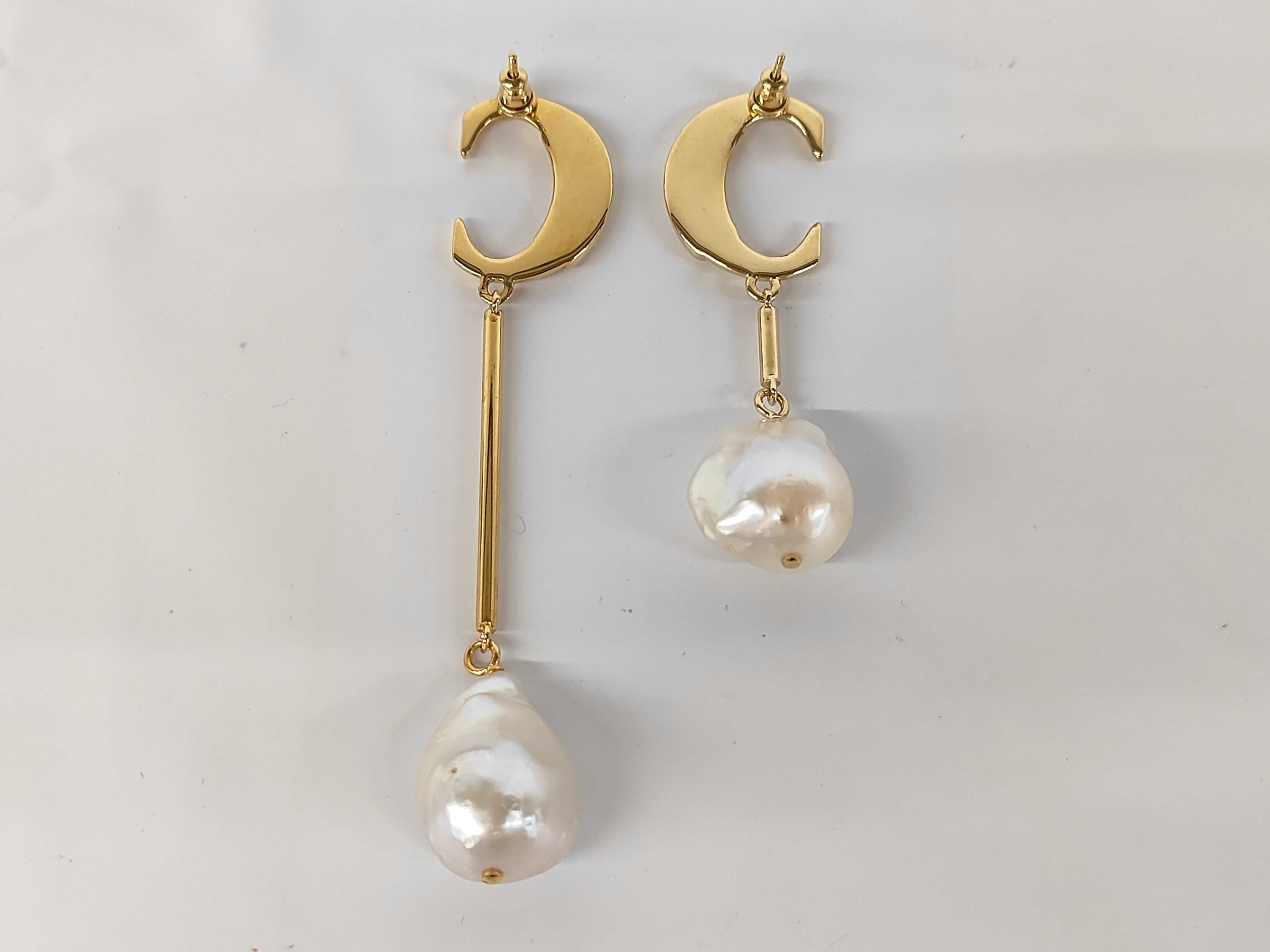 Darcy Baroque Pearl Logo Gold Earrings — view 2