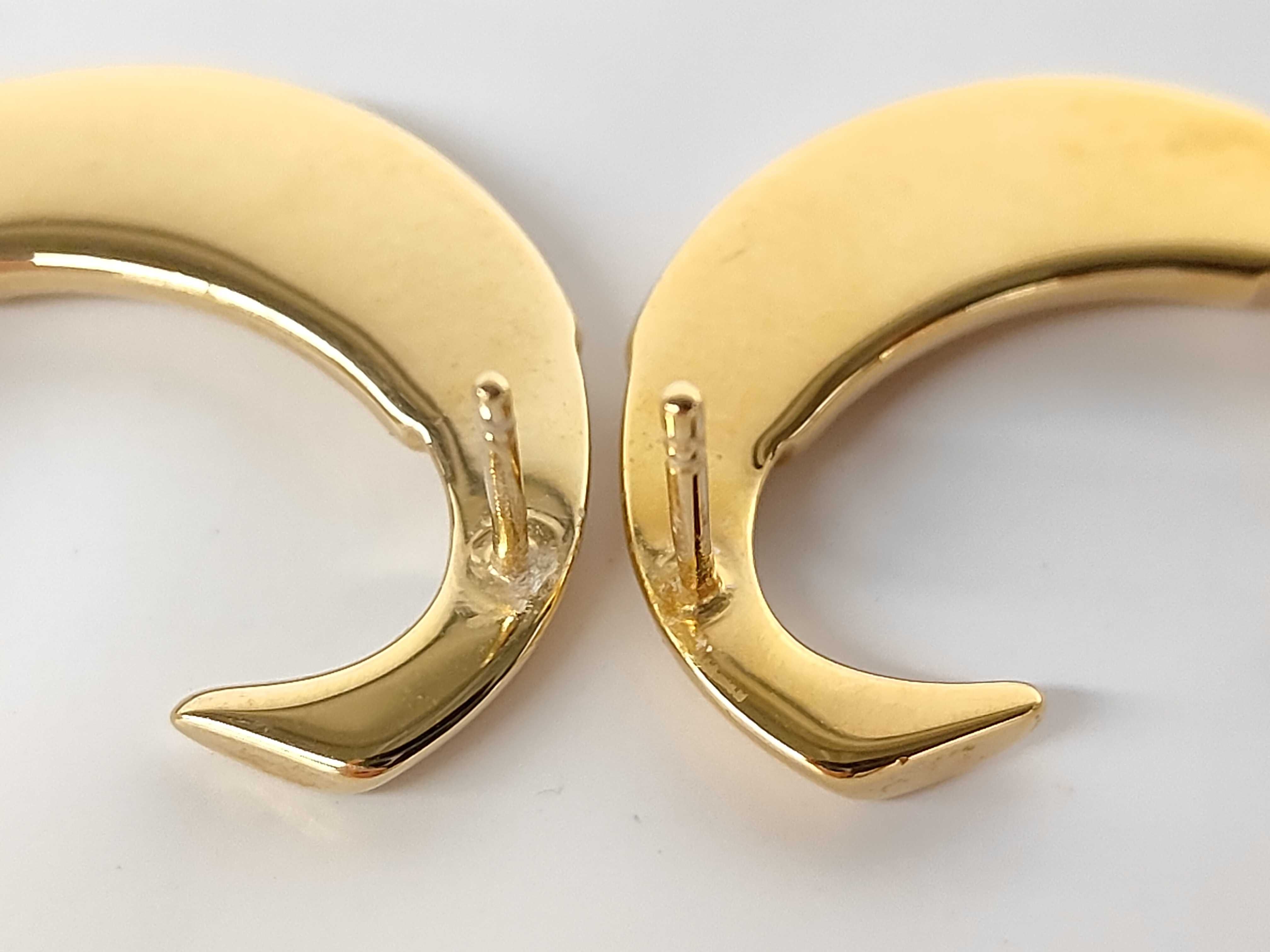 Darcy Baroque Pearl Logo Gold Earrings — view 11