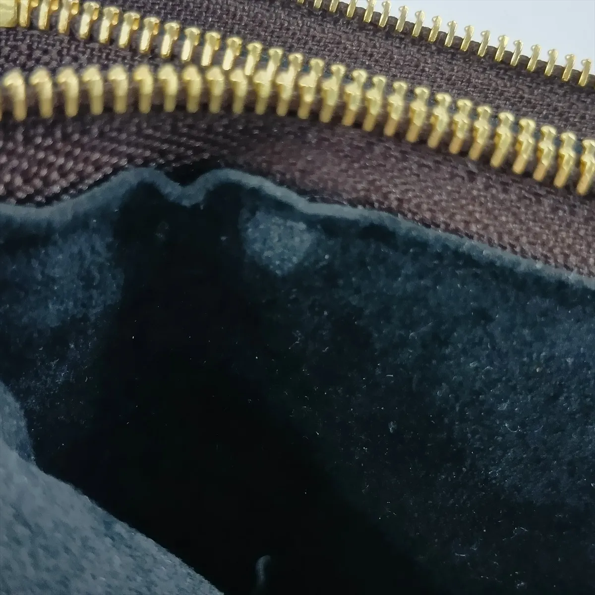 Giant Monogram Reverse Pochette Double Zip M69203 Brown (RFID detected) — view 11