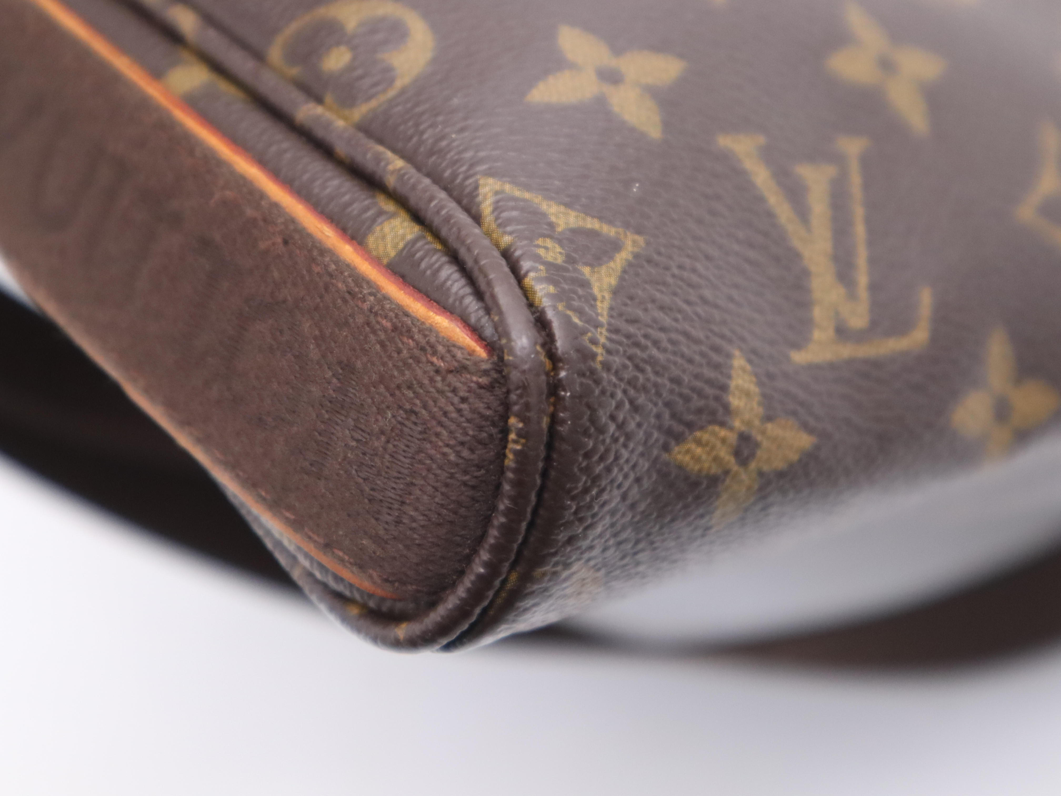 M97037 Monogram Trotteur Bobour Shoulder Bag — view 9