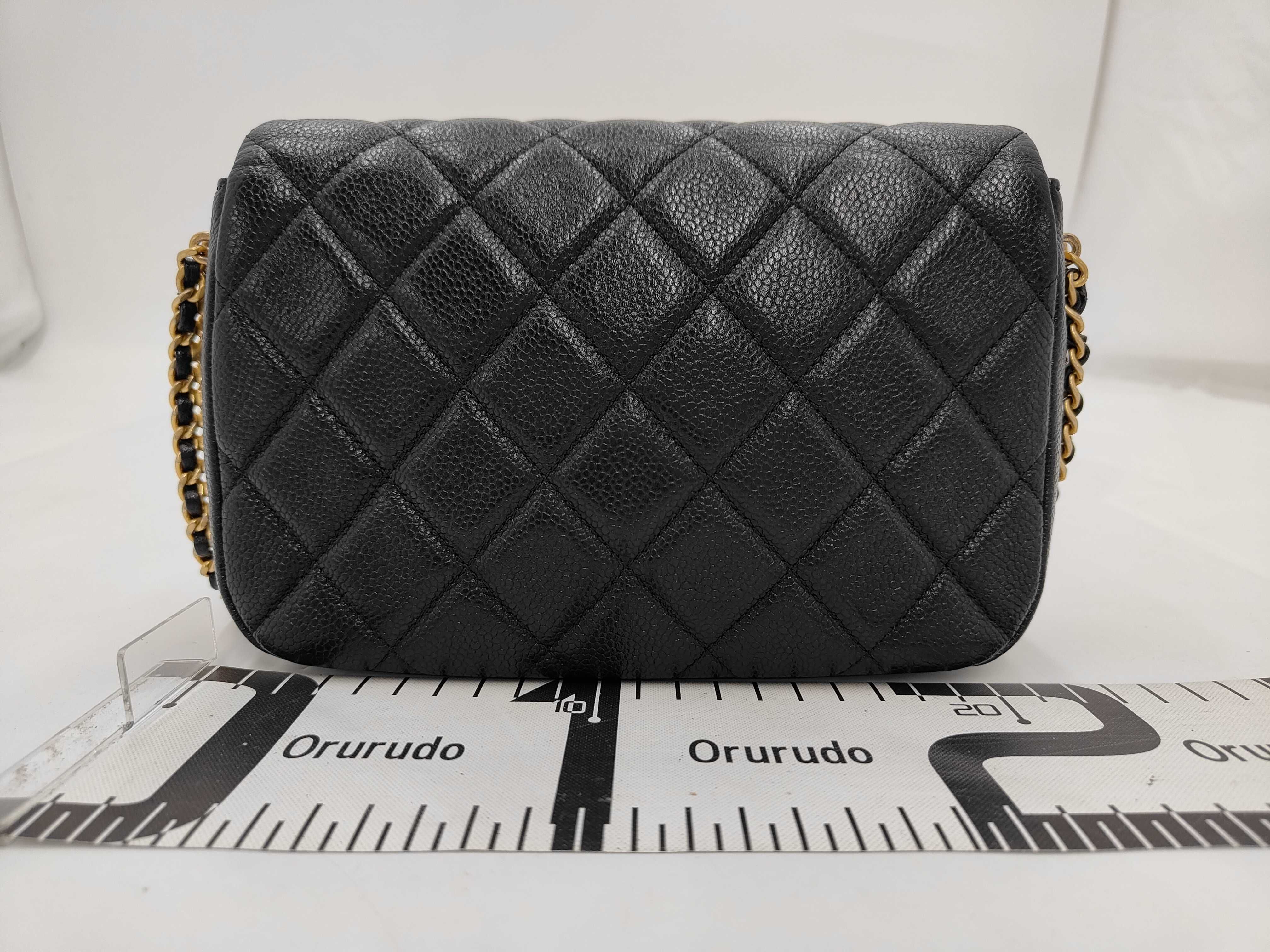 Matelasse Chain Shoulder Caviar Black Shoulder Bag — view 2
