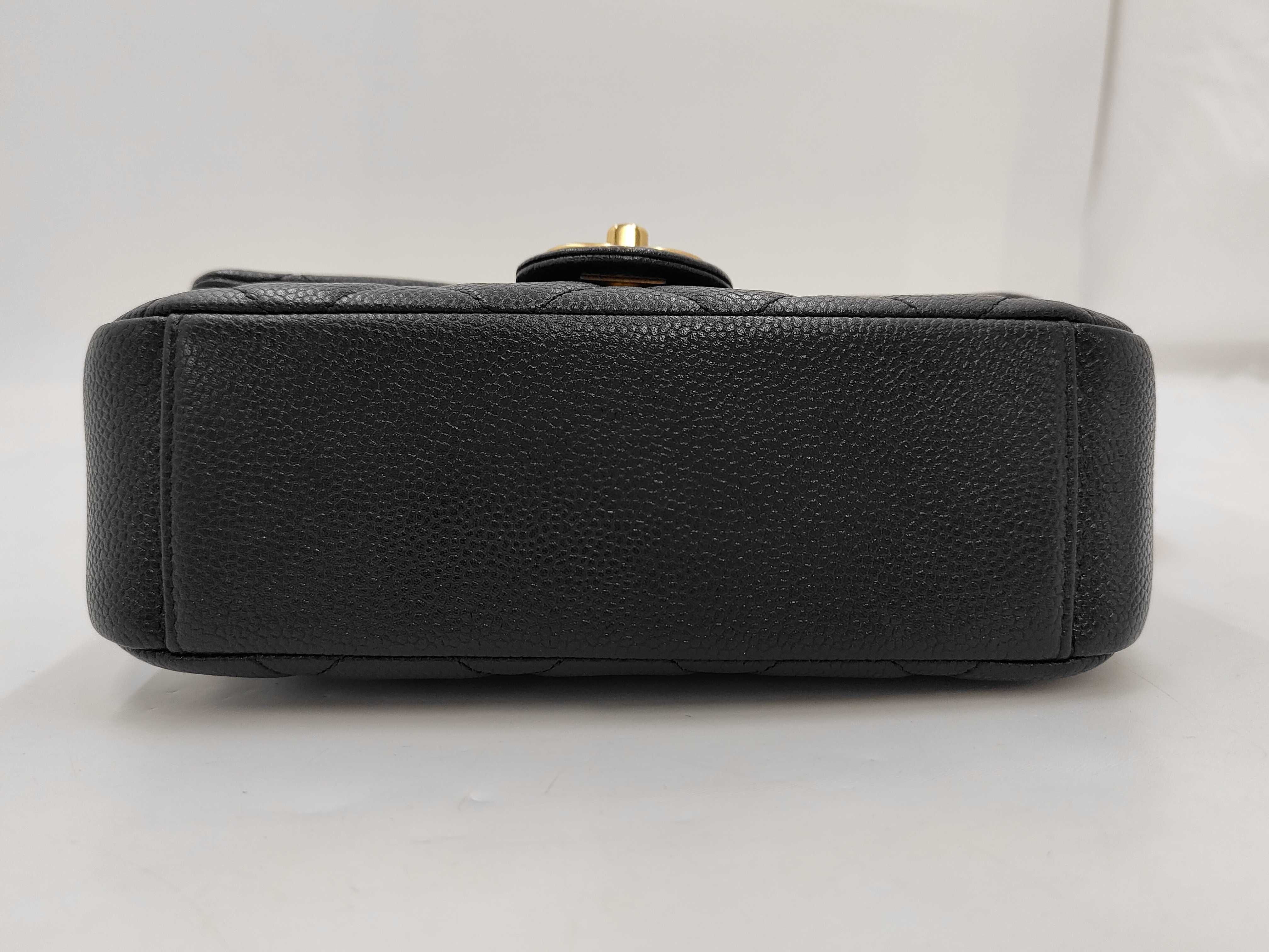 Matelasse Chain Shoulder Caviar Black Shoulder Bag — view 3