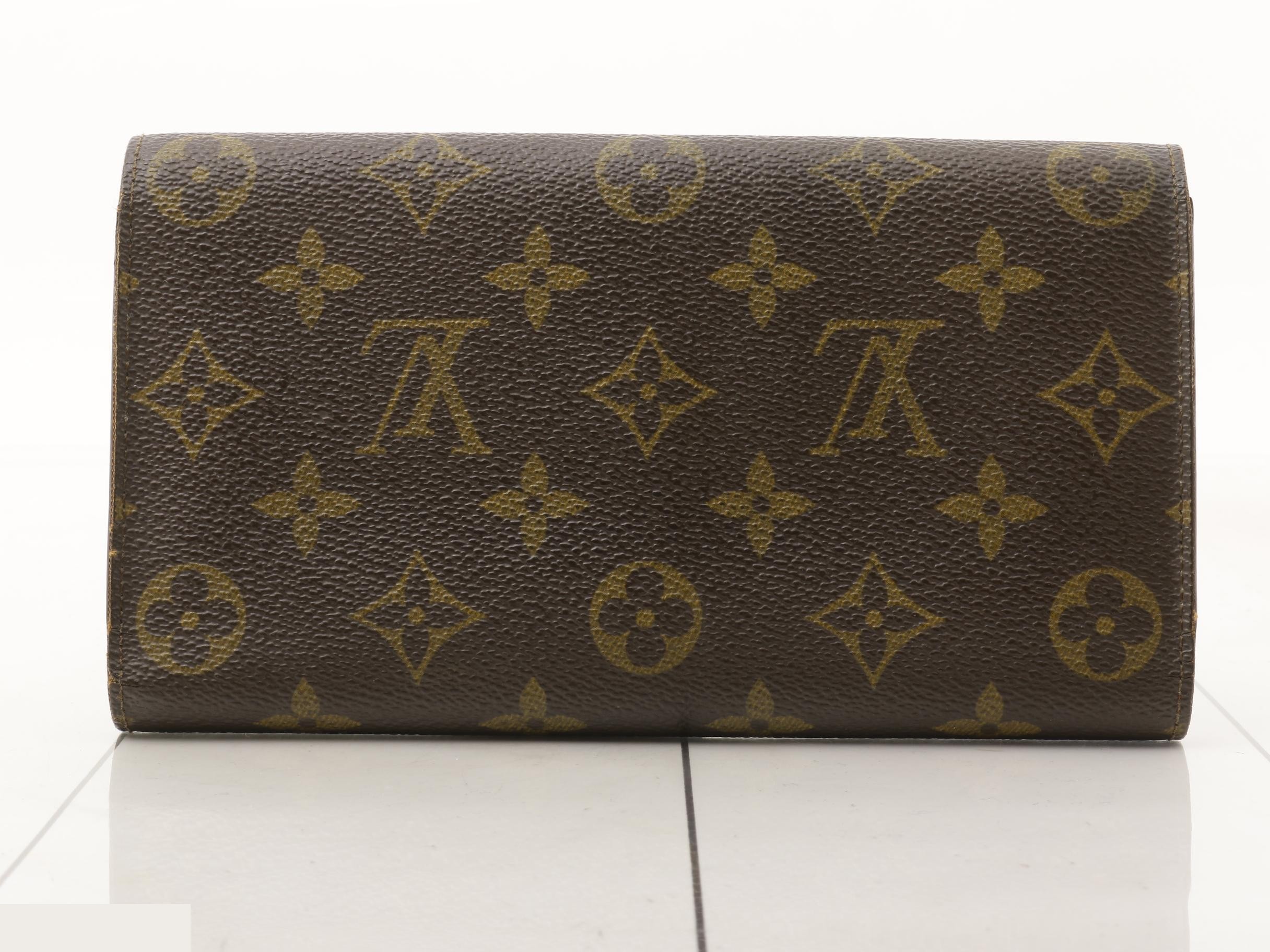 long wallet — view 2