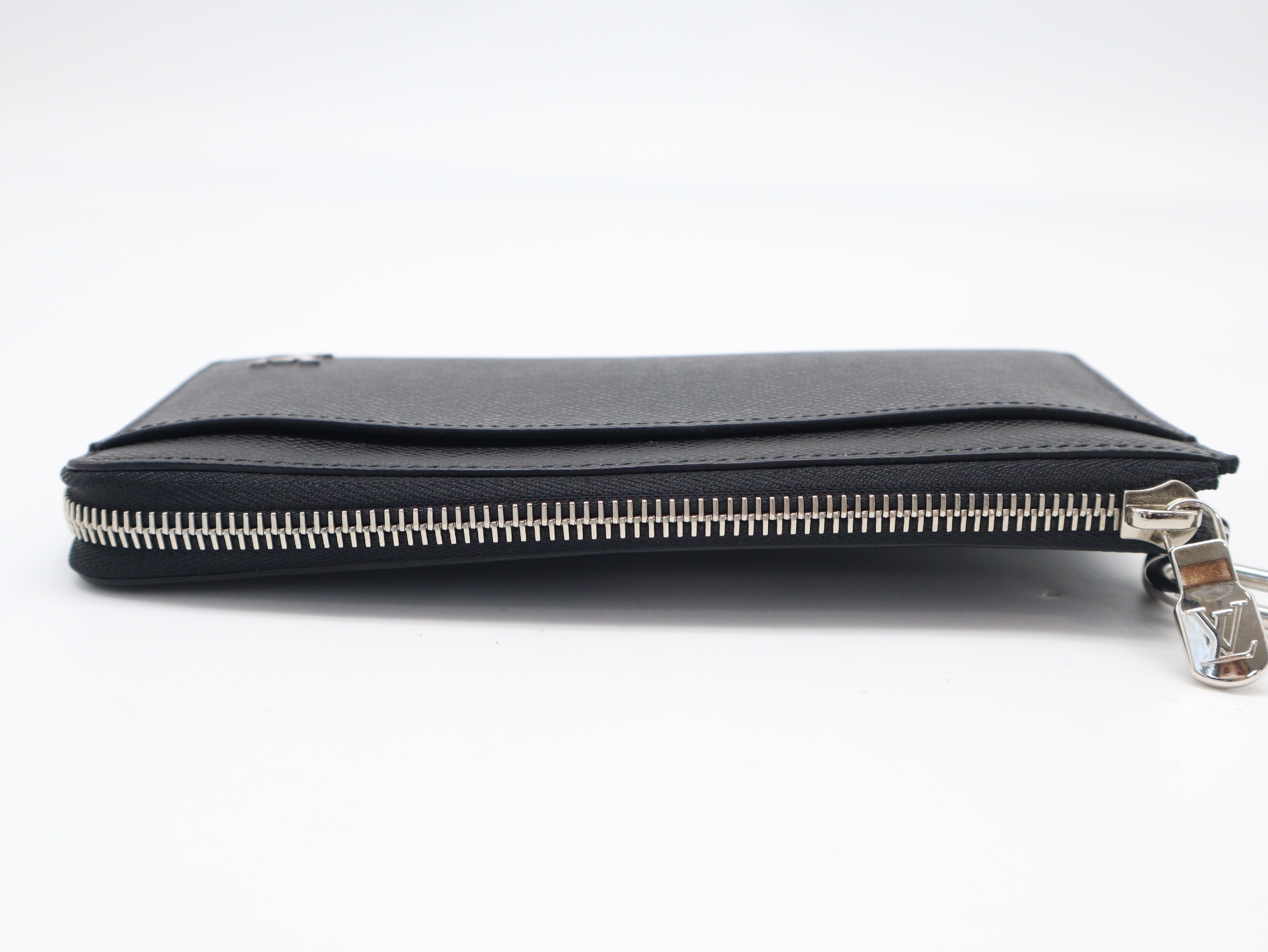 M69409 Taiga Zippy Dragonne Ardoise Wallet — view 3