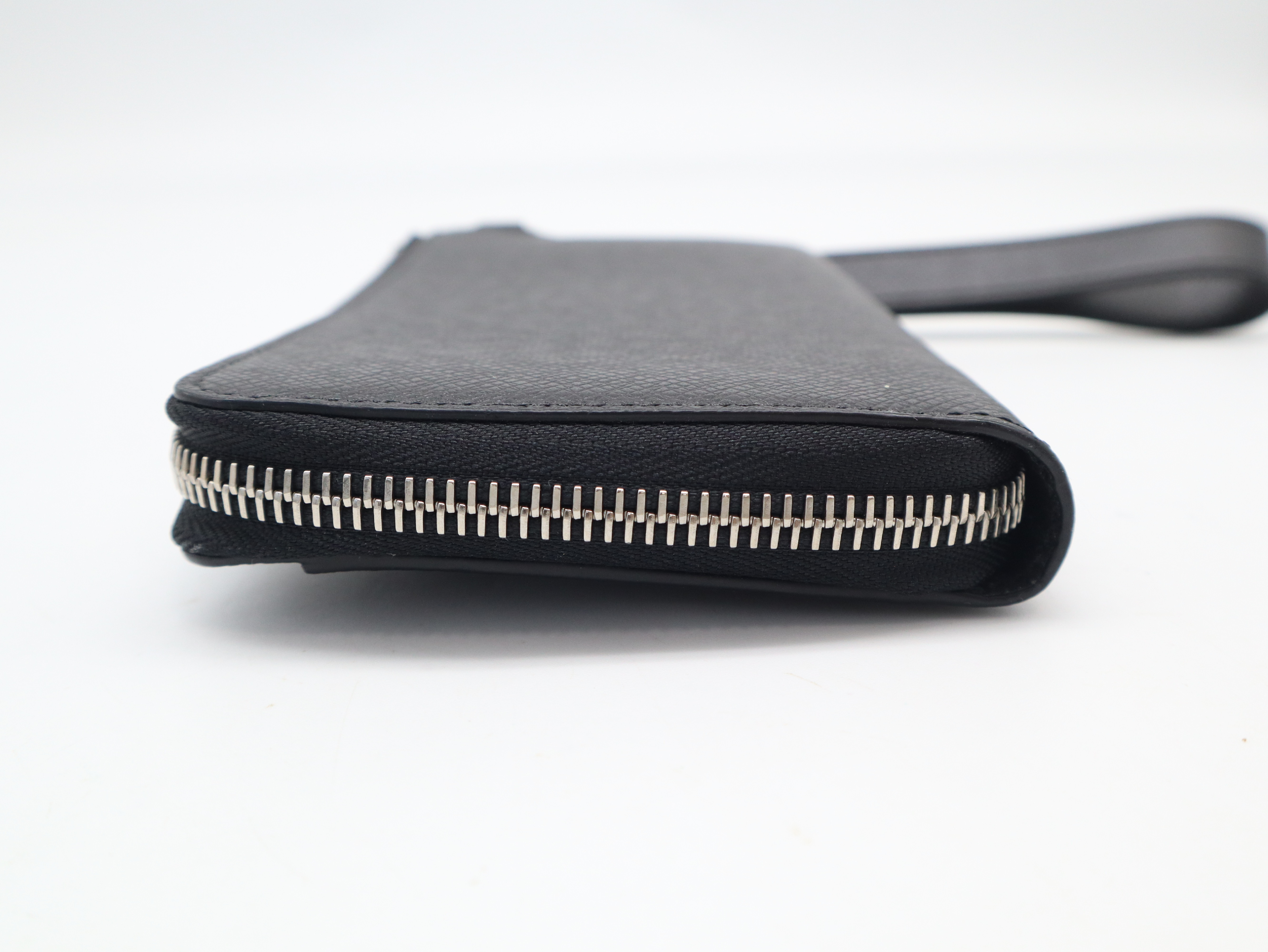 M69409 Taiga Zippy Dragonne Ardoise Wallet — view 5