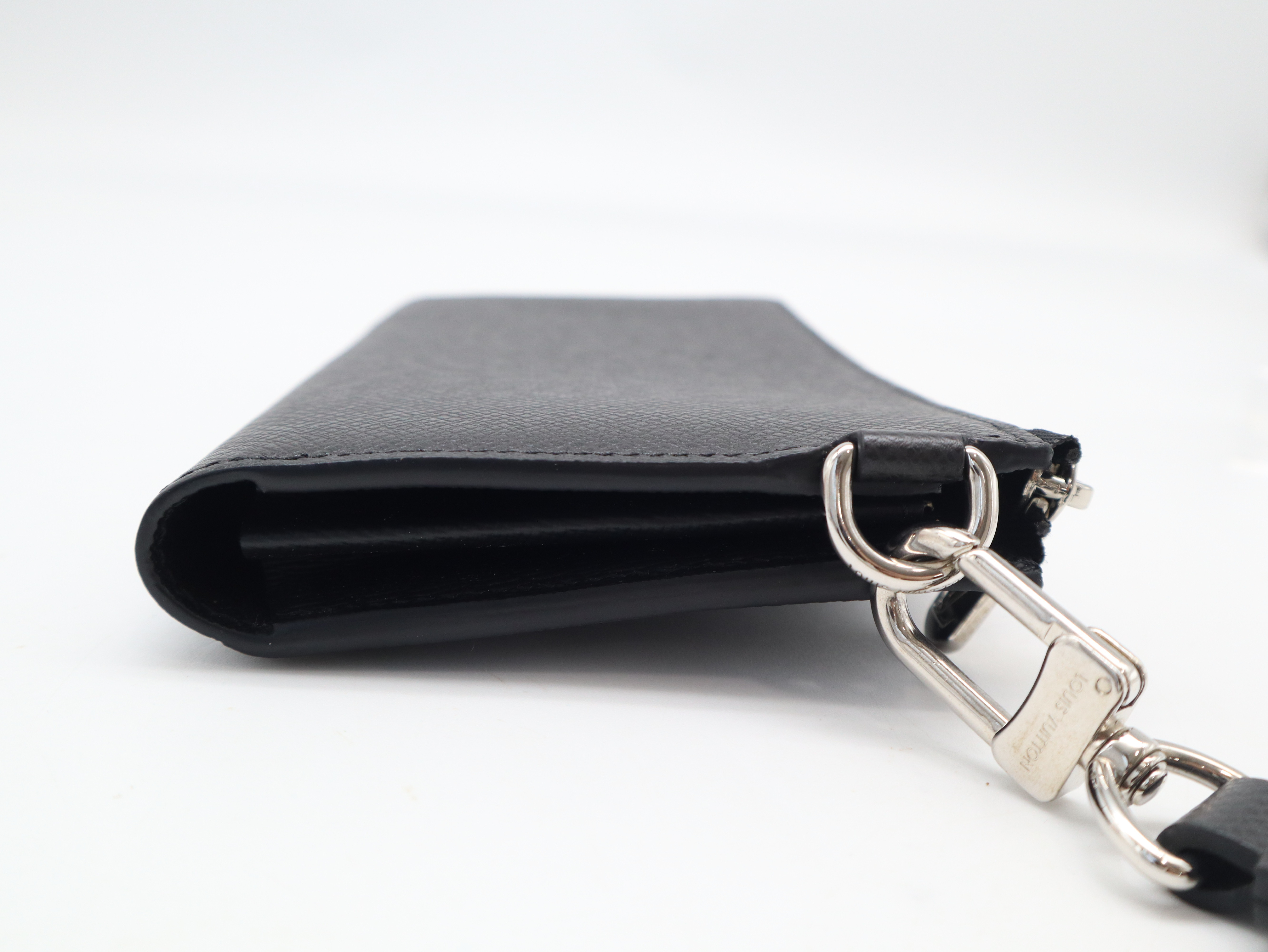 M69409 Taiga Zippy Dragonne Ardoise Wallet — view 6