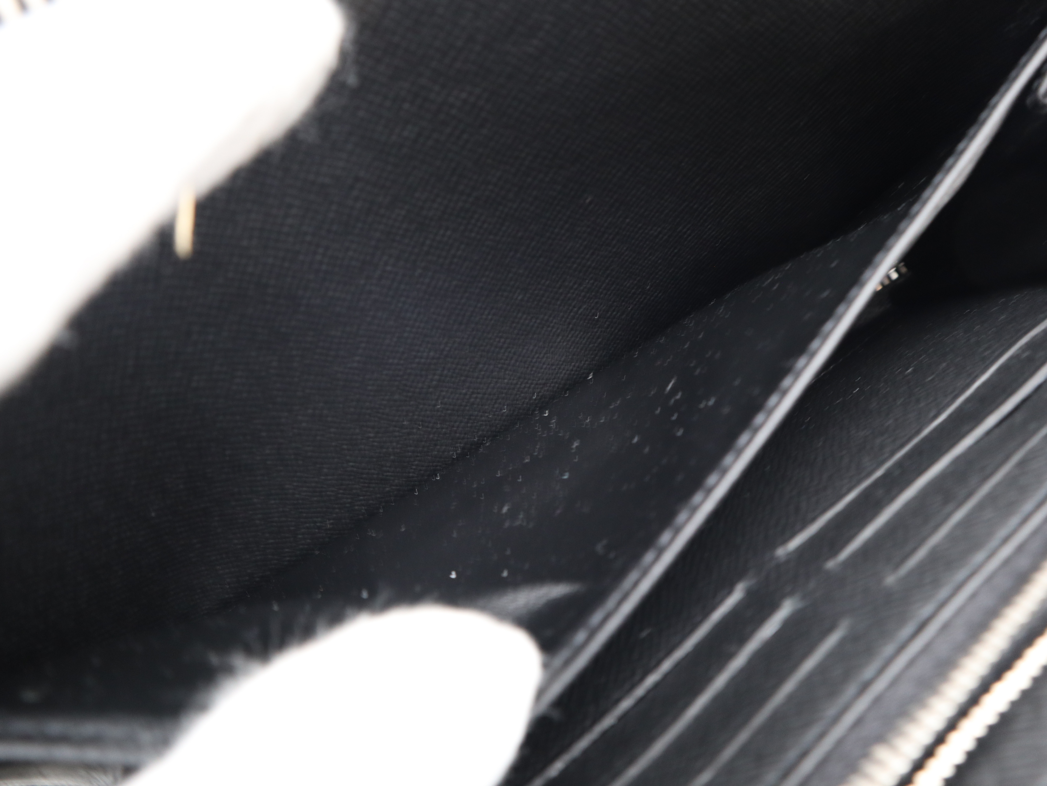 M69409 Taiga Zippy Dragonne Ardoise Wallet — view 10