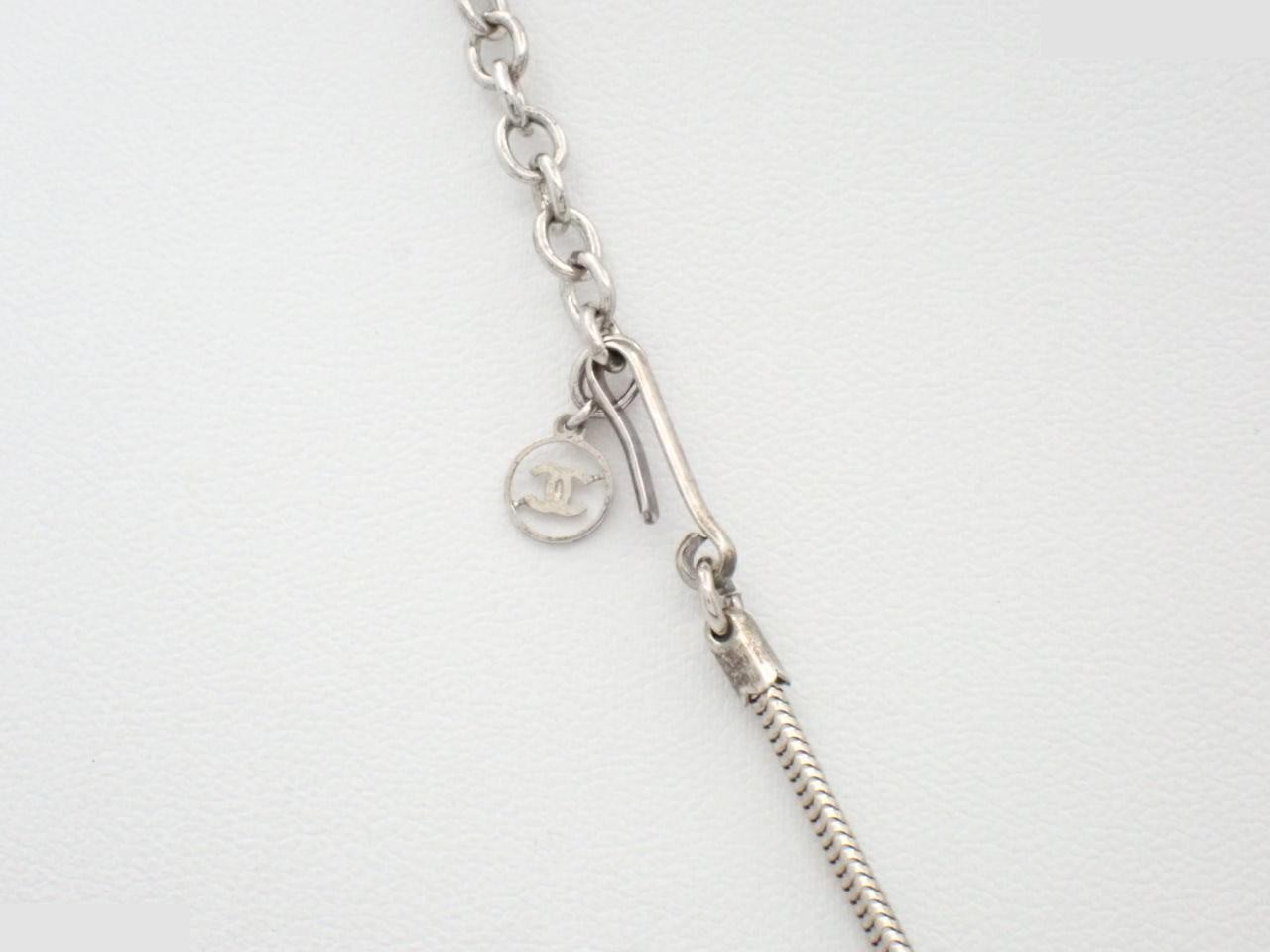 00A Necklace Pendant, neck circumference approximately 74cm — view 2