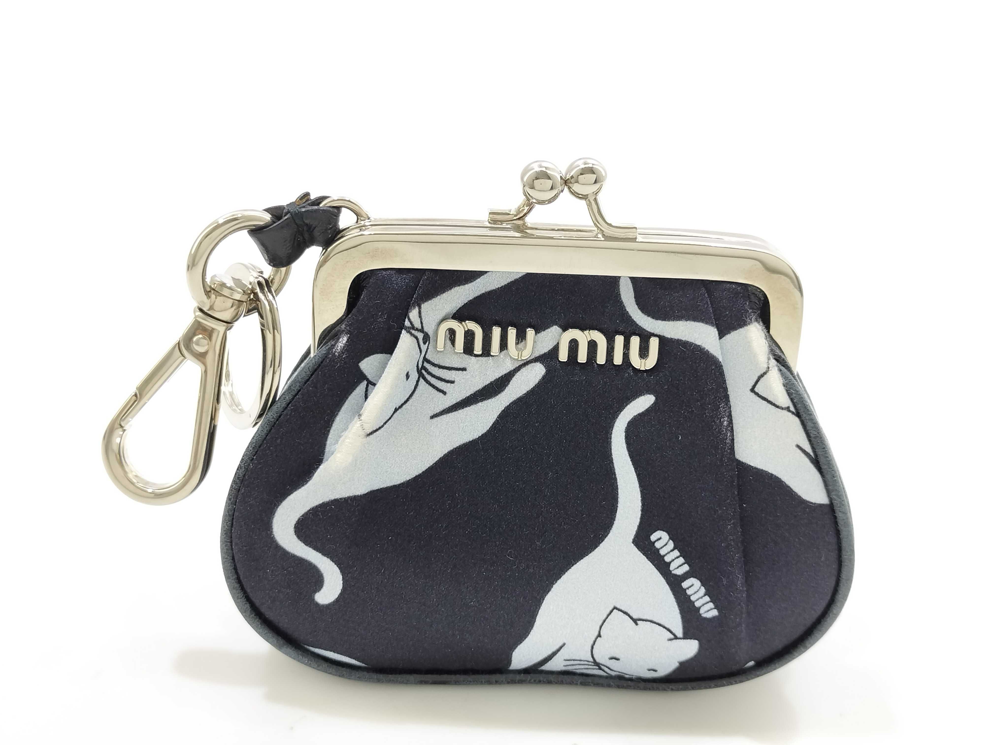5ARB25 Satin Leather Cat Keychain Charm Coin Case