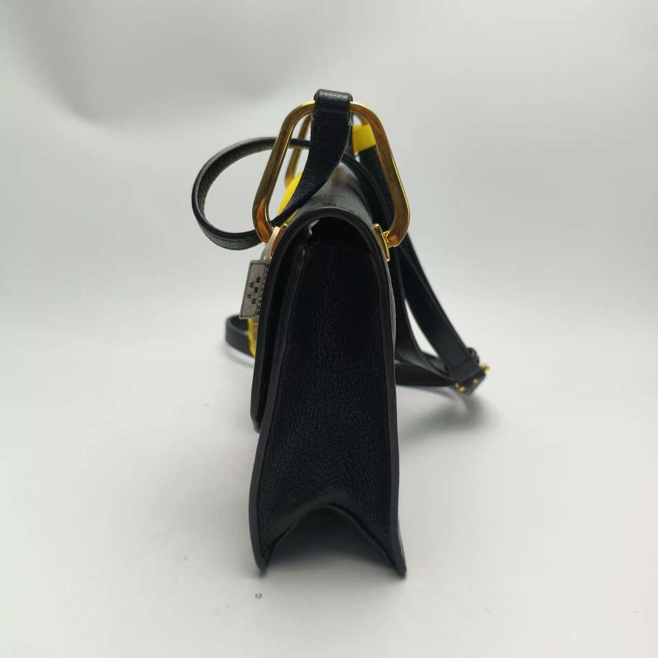 【*Shipped from: China*】Miu Miu Leather Shoulder Bag — view 4